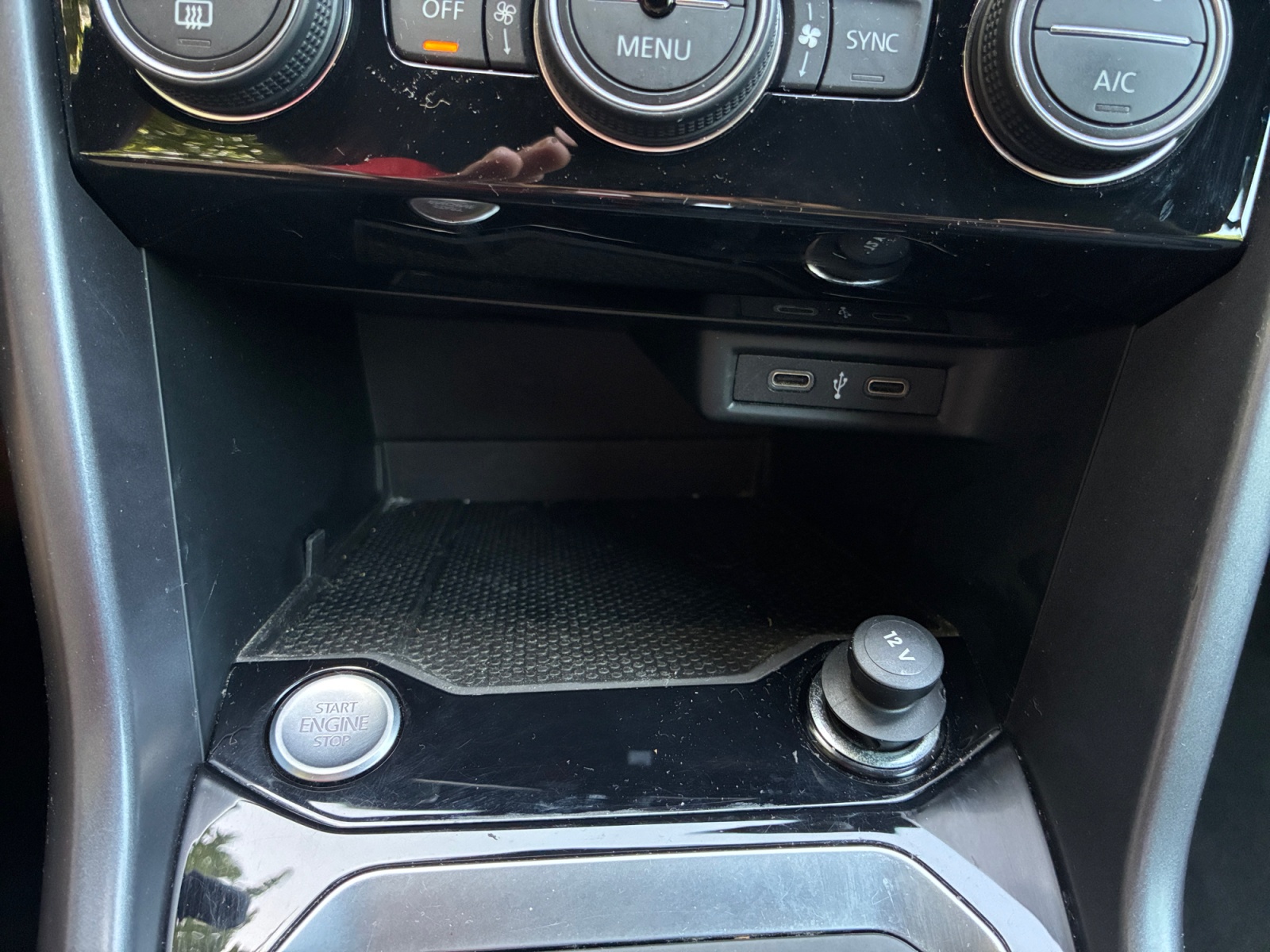 Volkswagen T-Roc 24