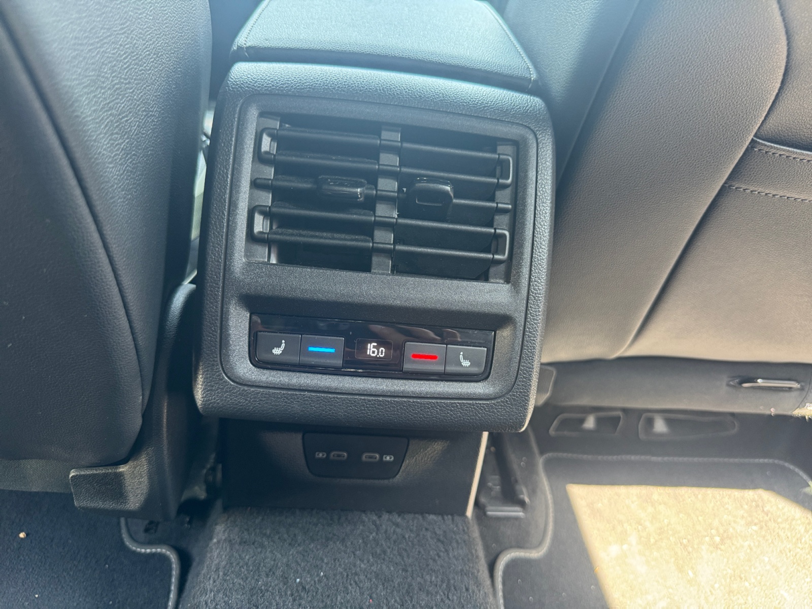 Volkswagen Golf 32