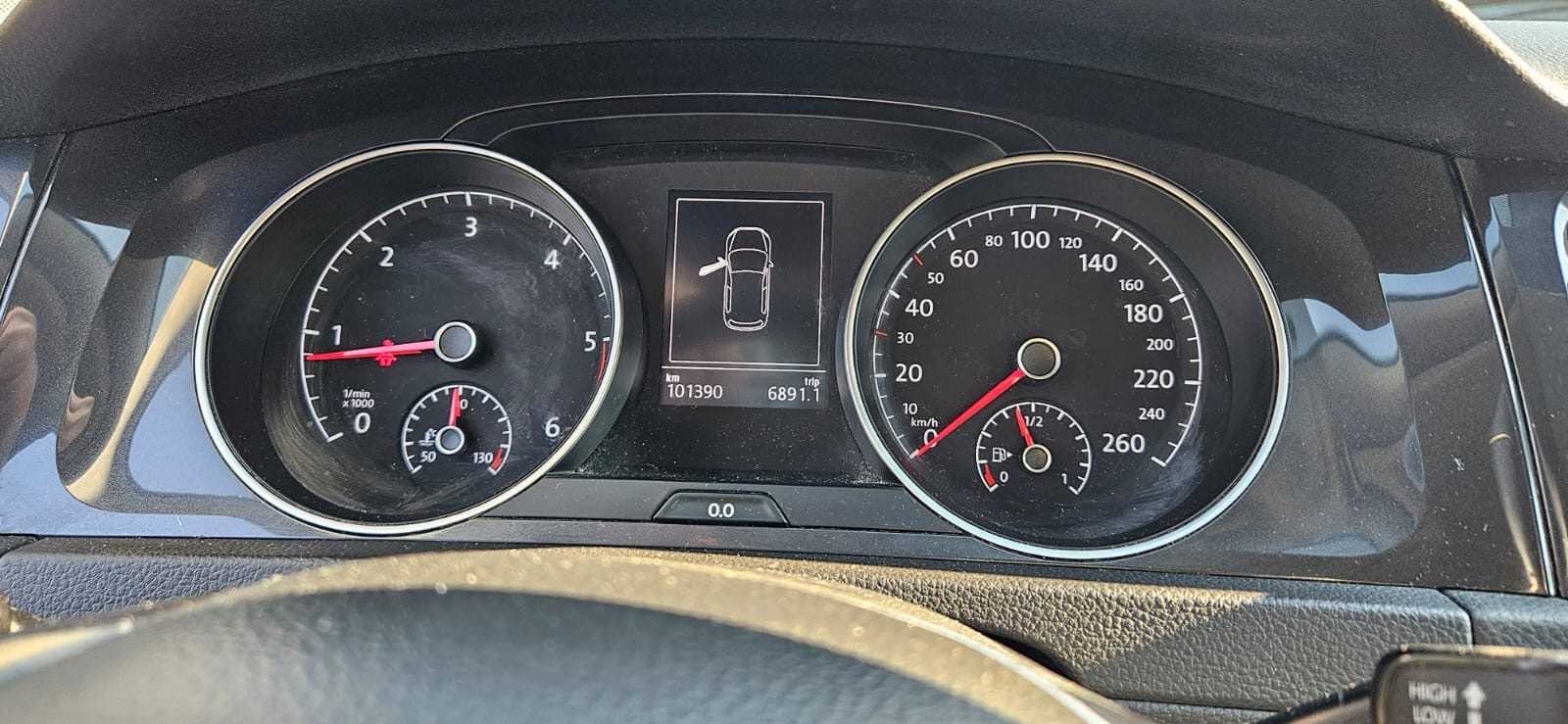 Volkswagen Golf 16