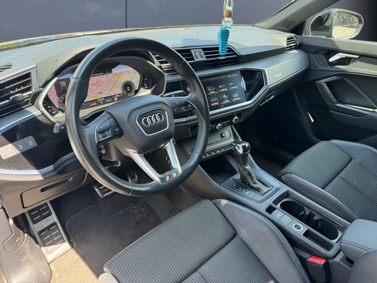 Audi Q3 8