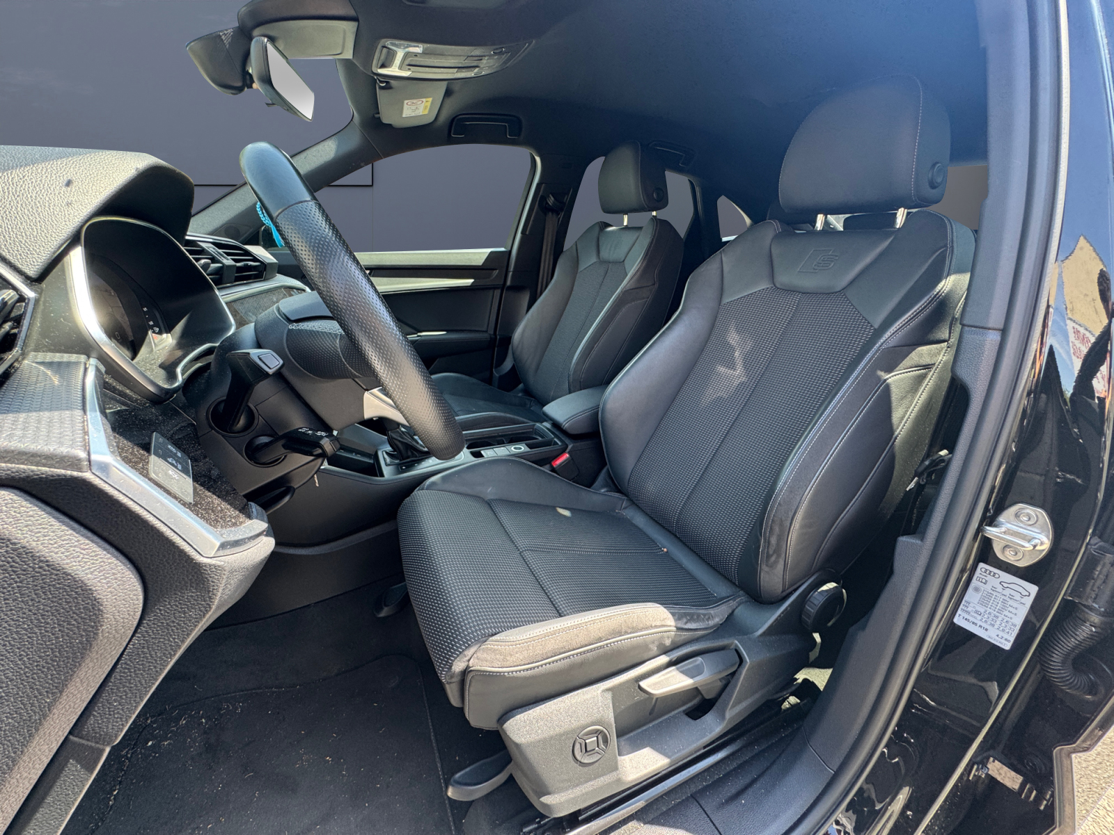 Audi Q3 9