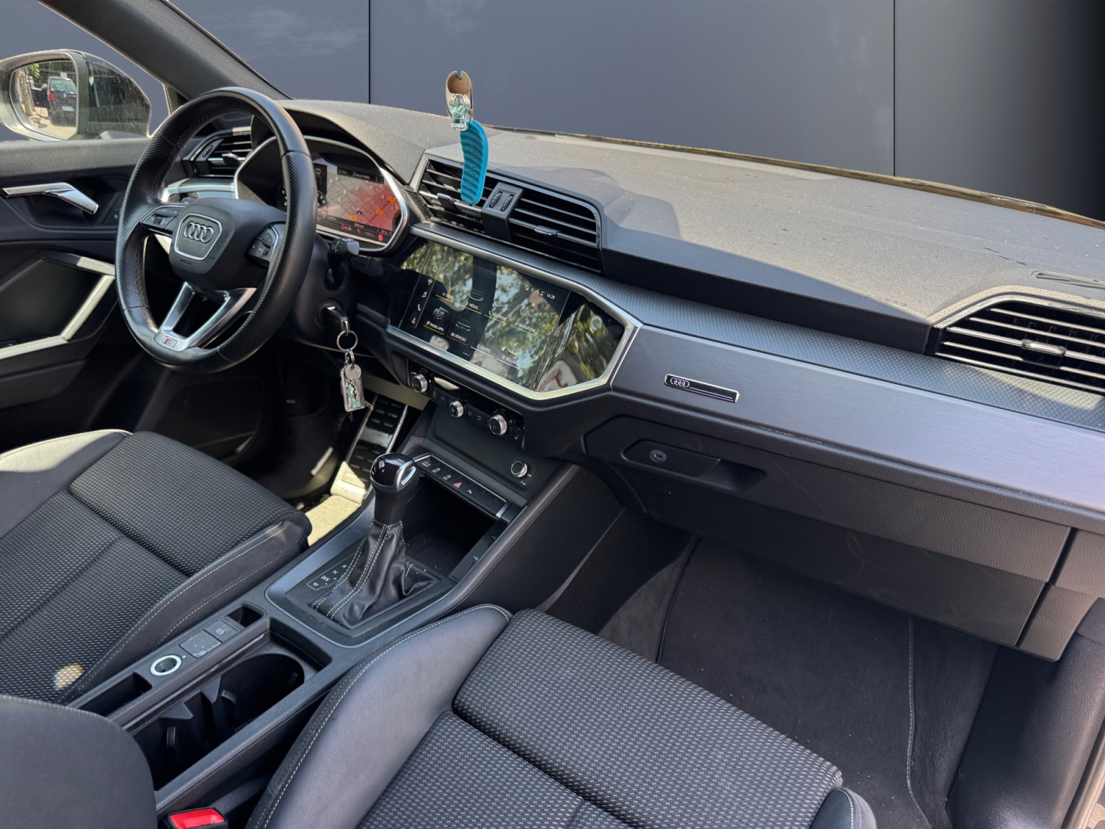 Audi Q3 12