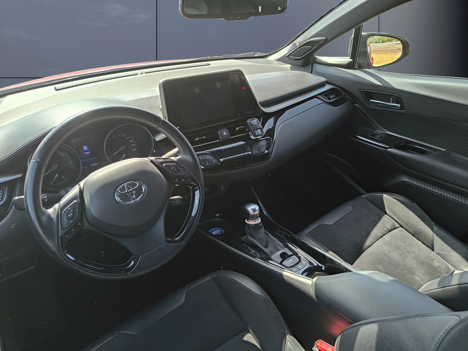 Toyota C-Hr 8