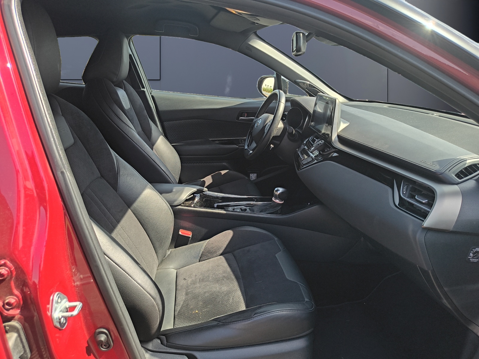 Toyota C-Hr 13