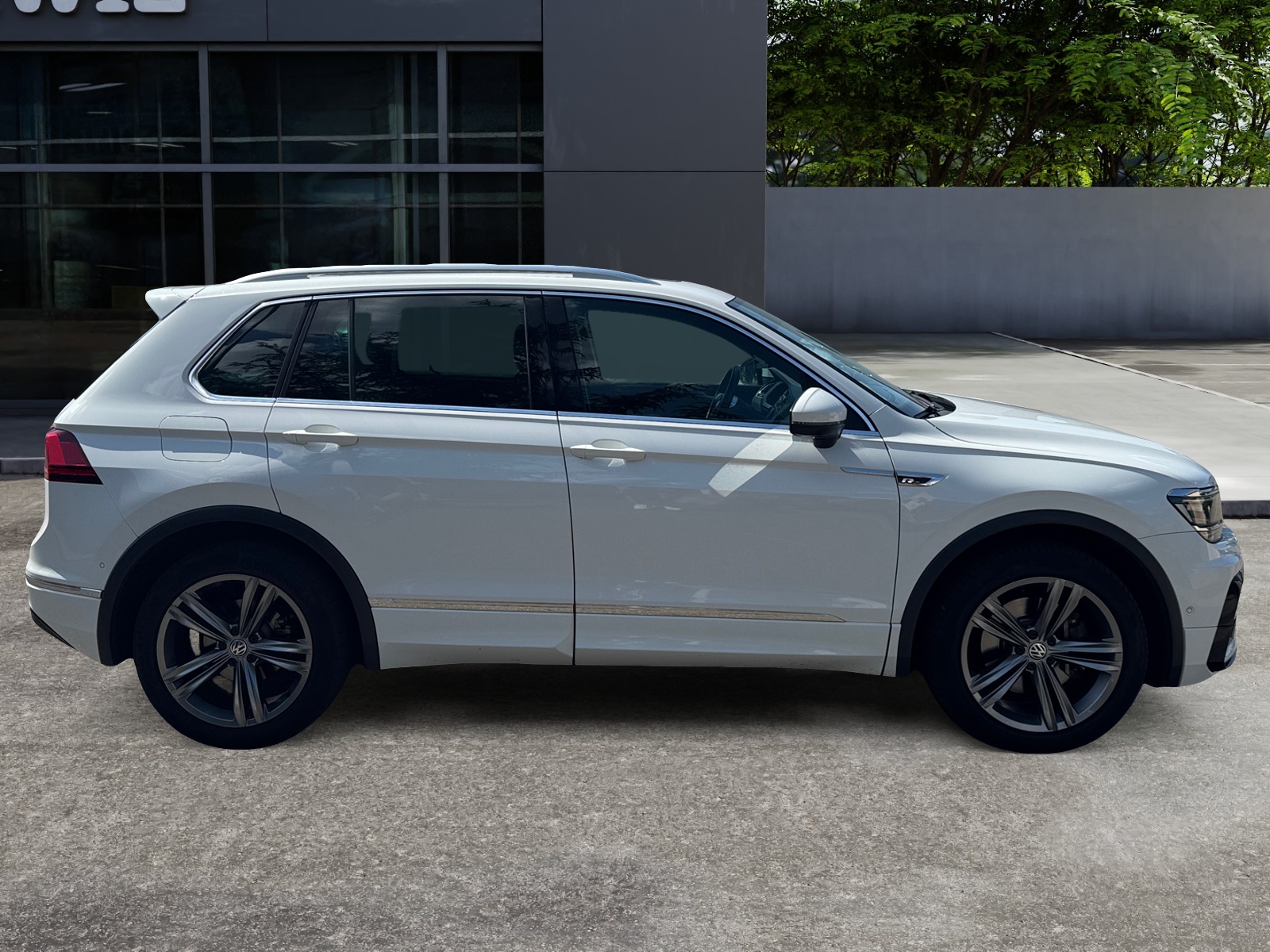 Volkswagen Tiguan 5