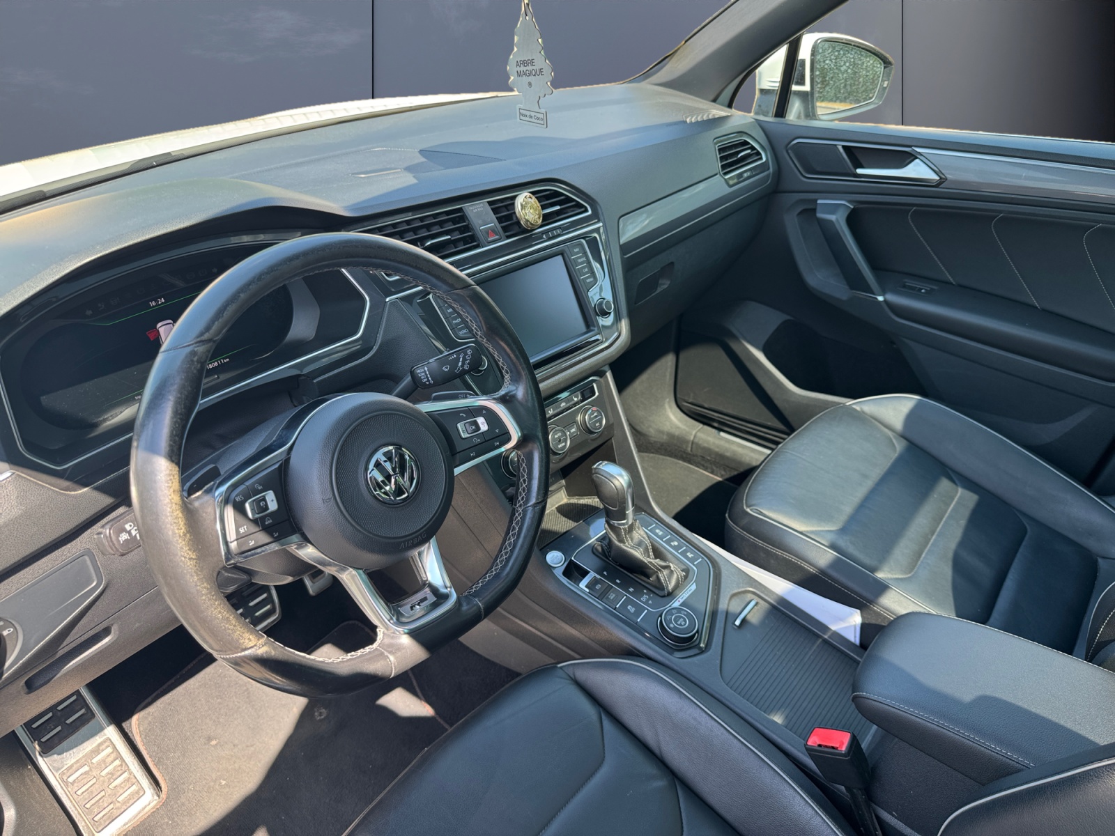 Volkswagen Tiguan 8