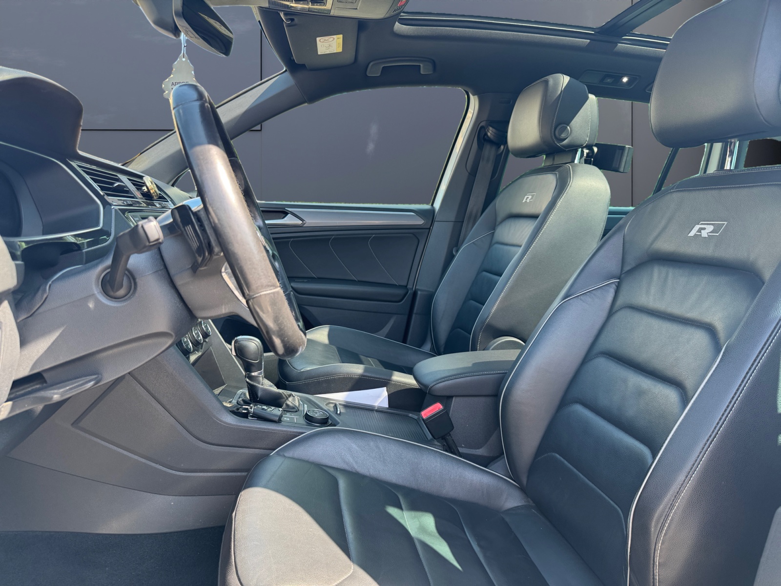 Volkswagen Tiguan 9