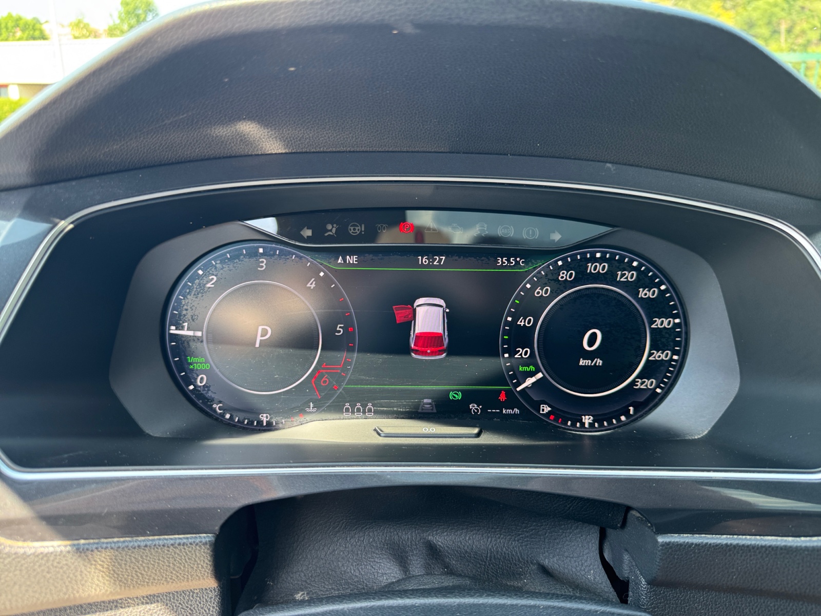 Volkswagen Tiguan 16