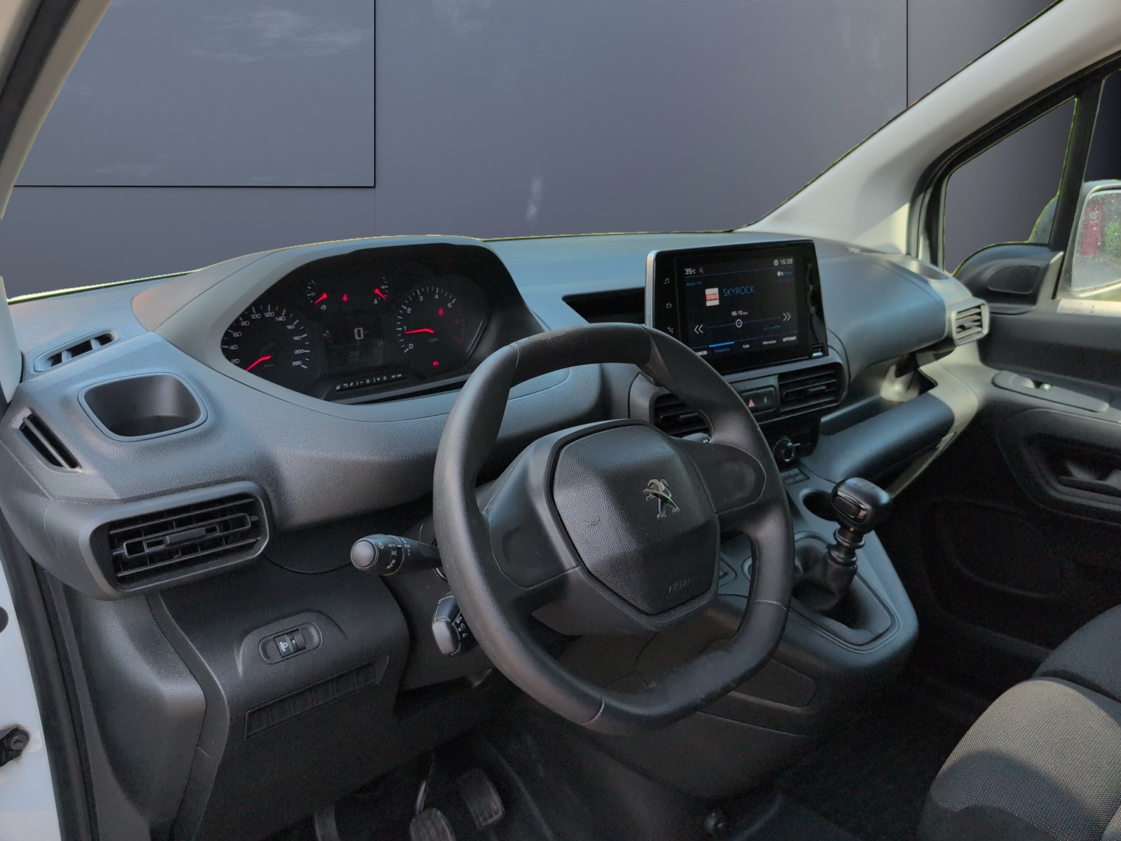 Peugeot Partner 8