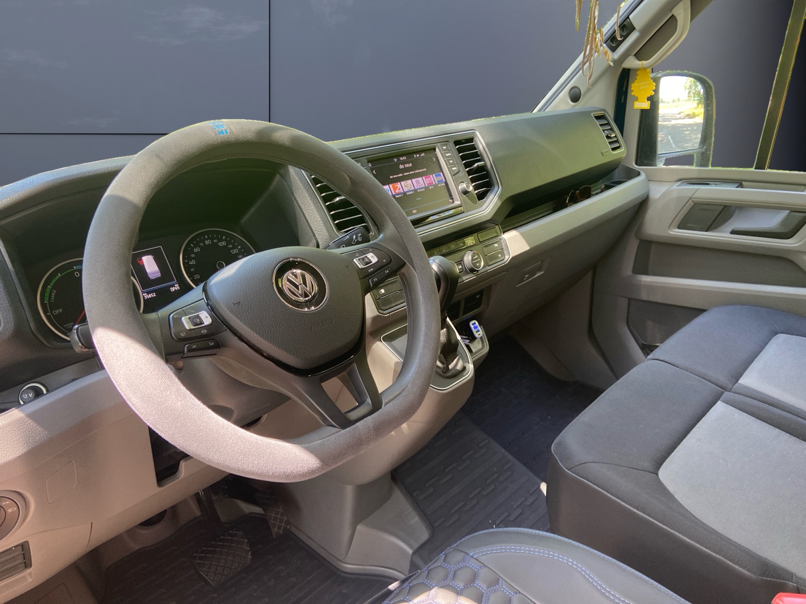 Volkswagen E-Crafter Vu 8