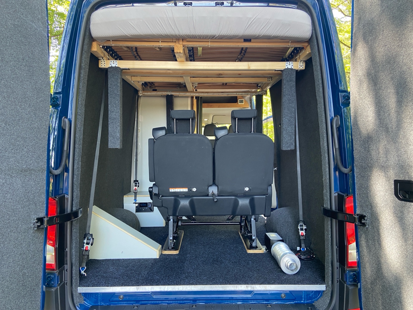 Volkswagen E-Crafter Vu 11