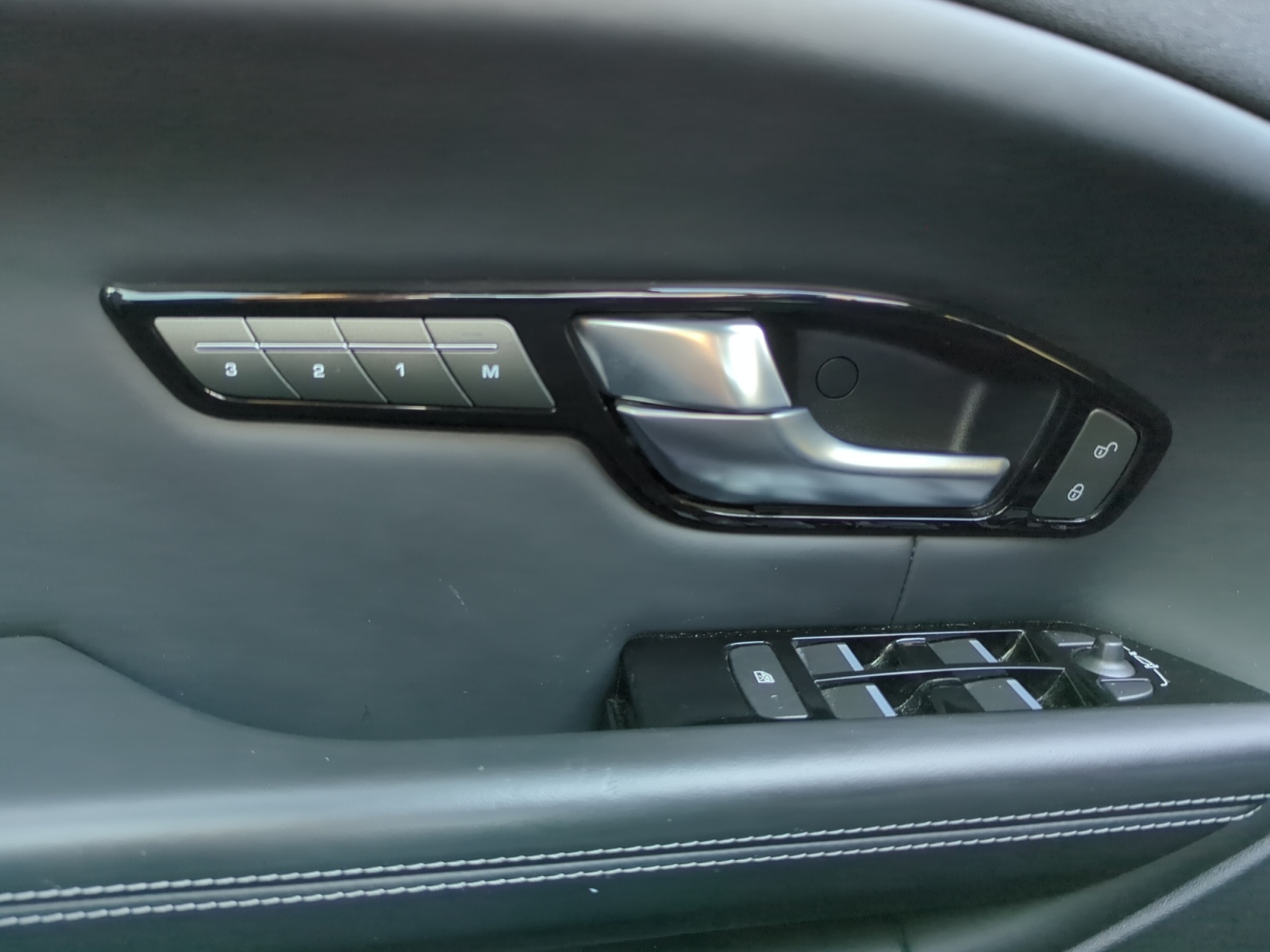 Land Rover Range Rover Evoque 28