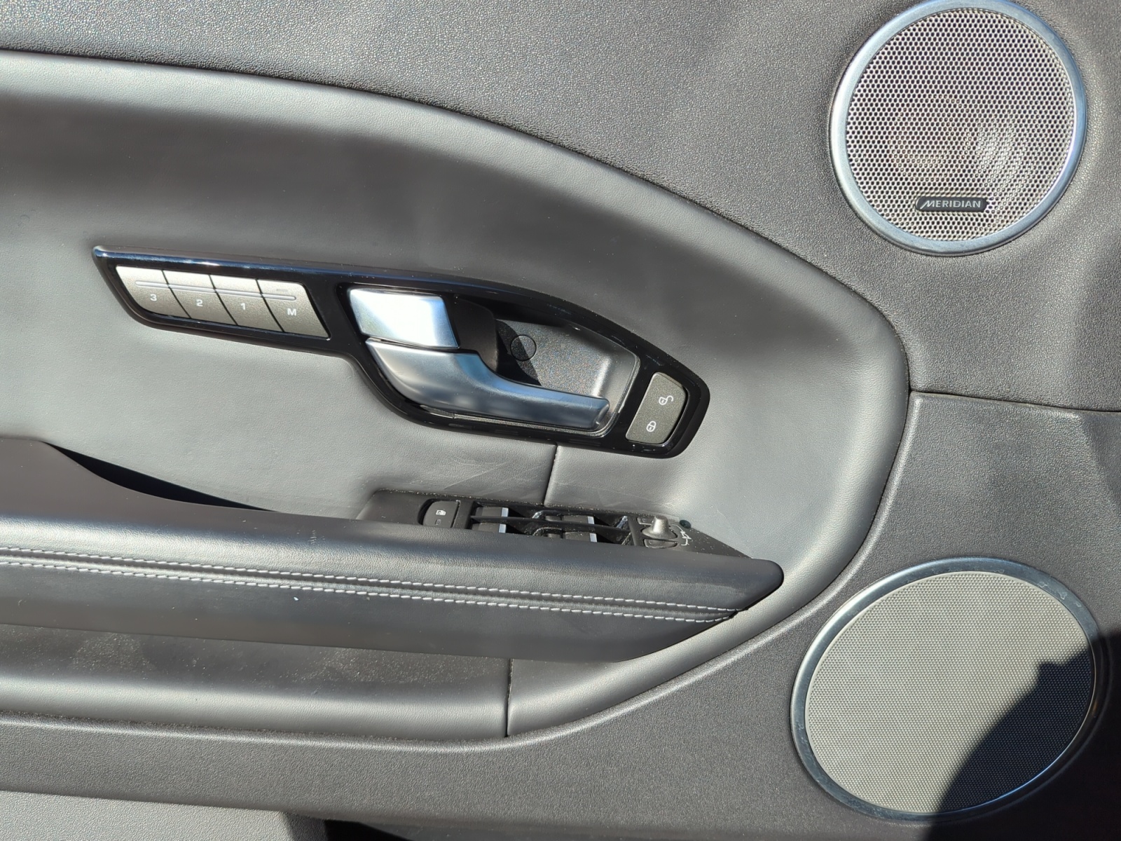 Land Rover Range Rover Evoque 29