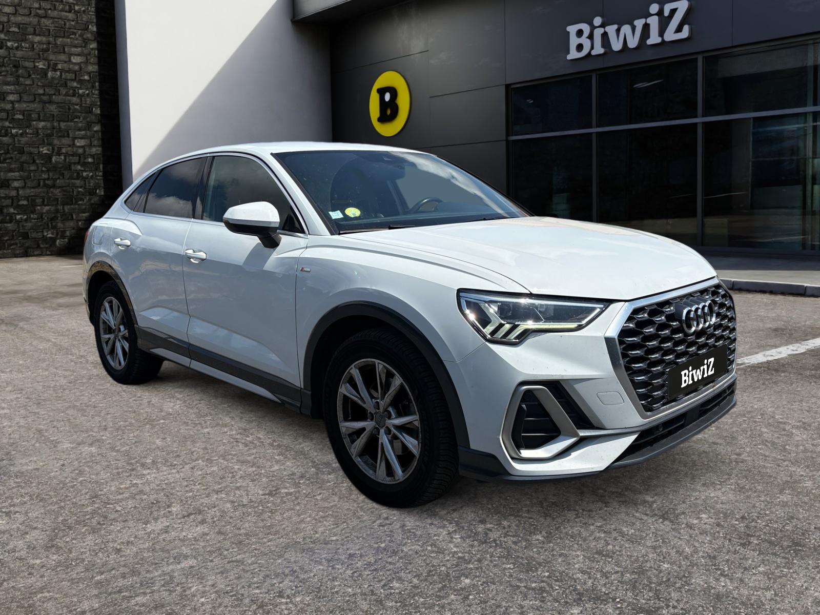 Audi Q3 6
