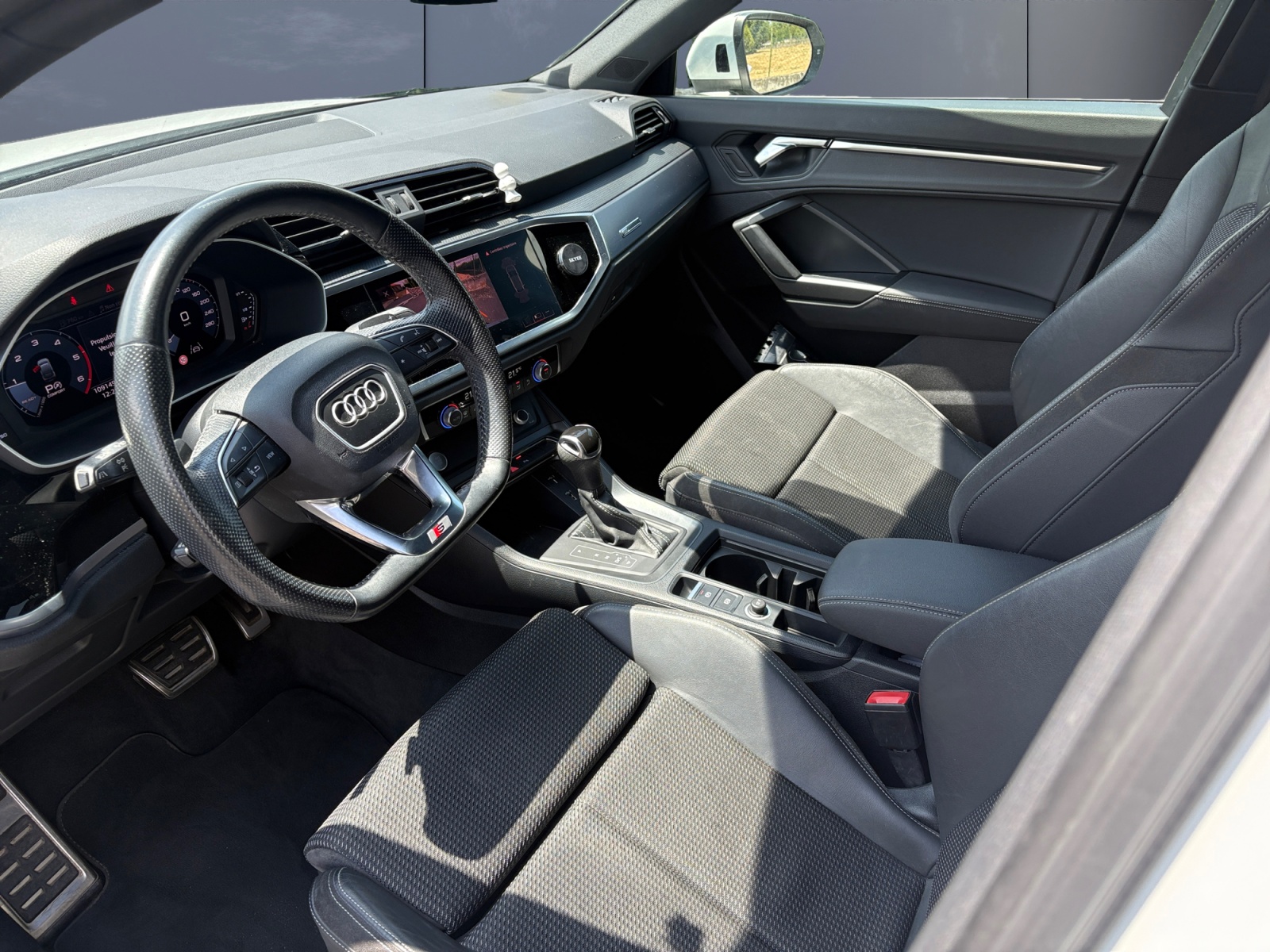 Audi Q3 8