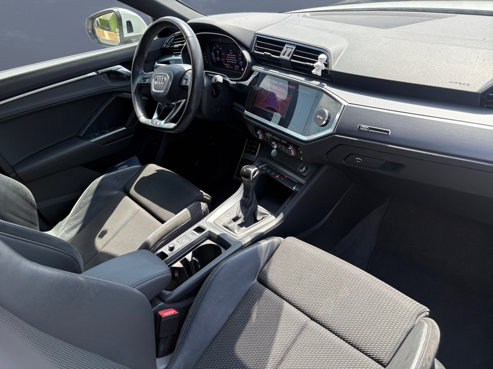 Audi Q3 12