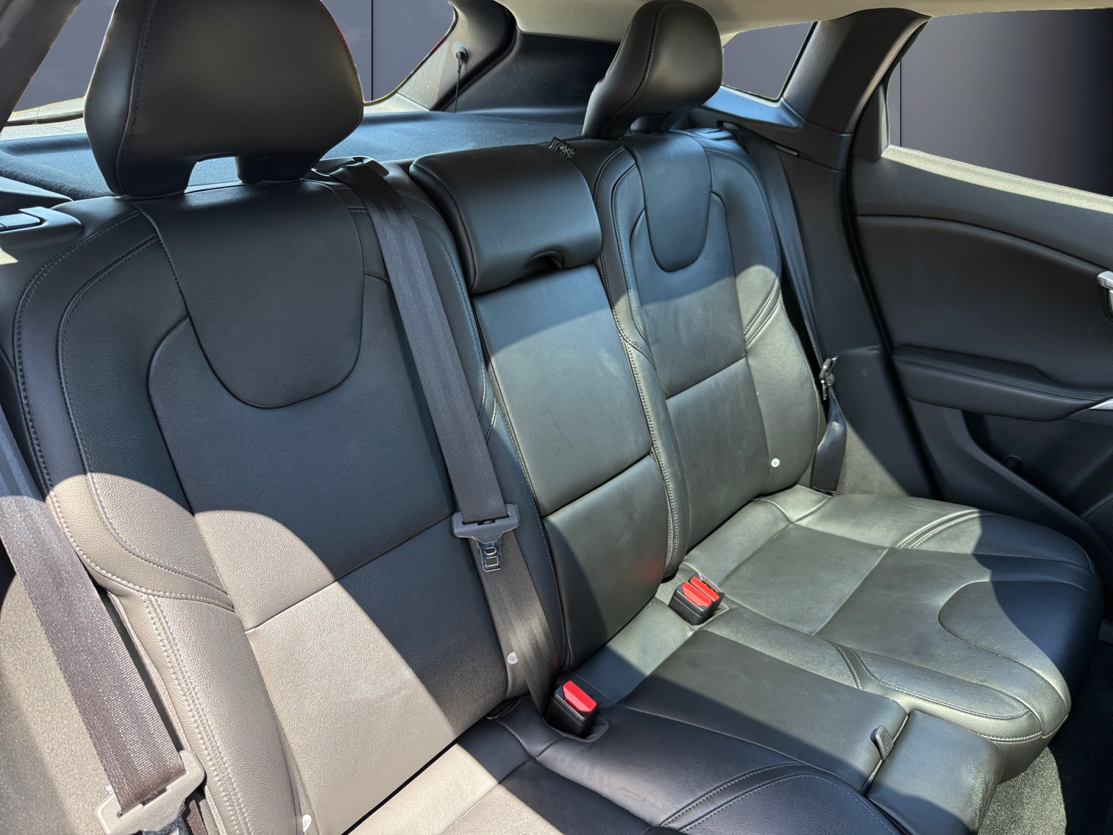 Volvo V40 11