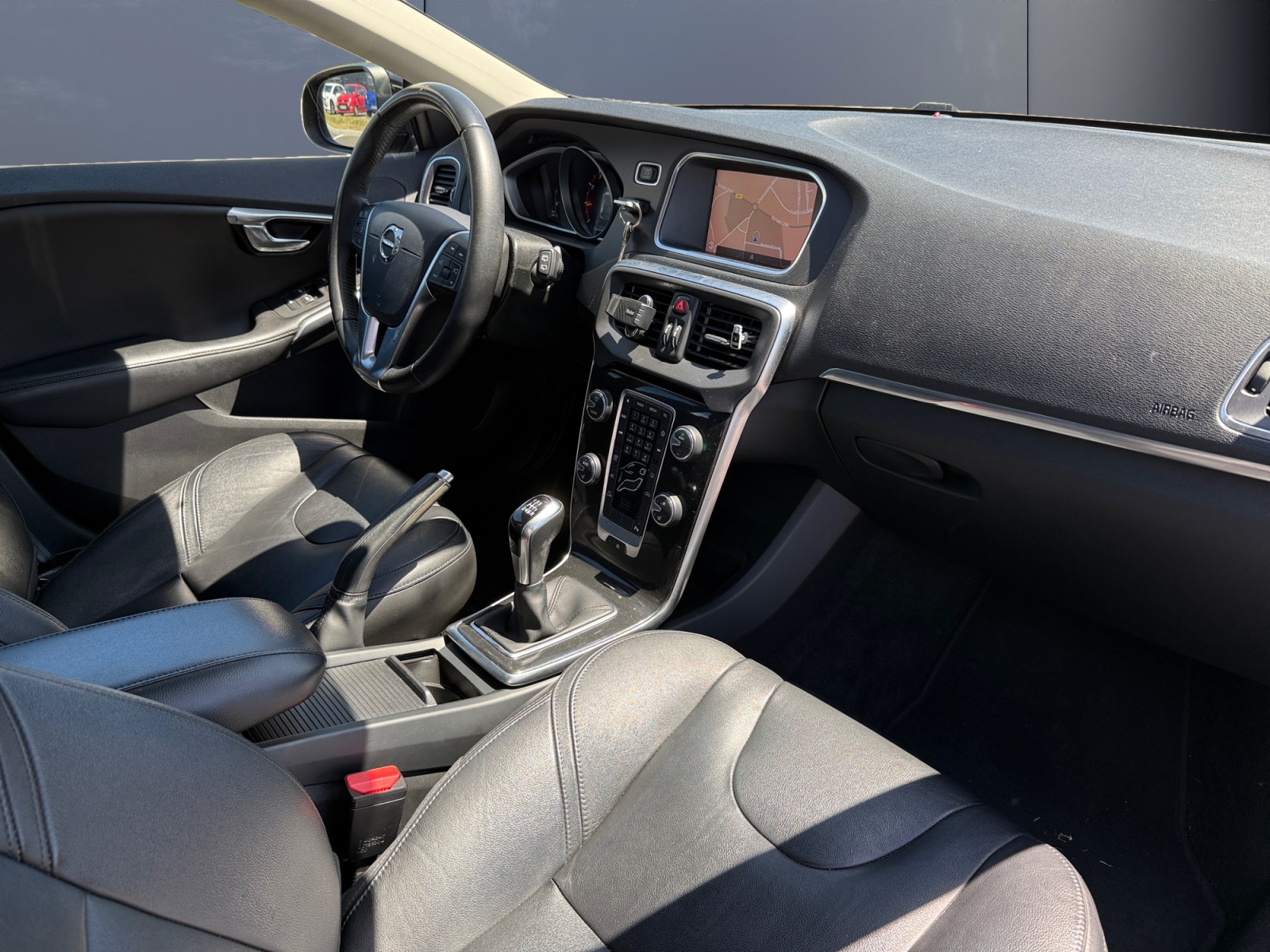 Volvo V40 12