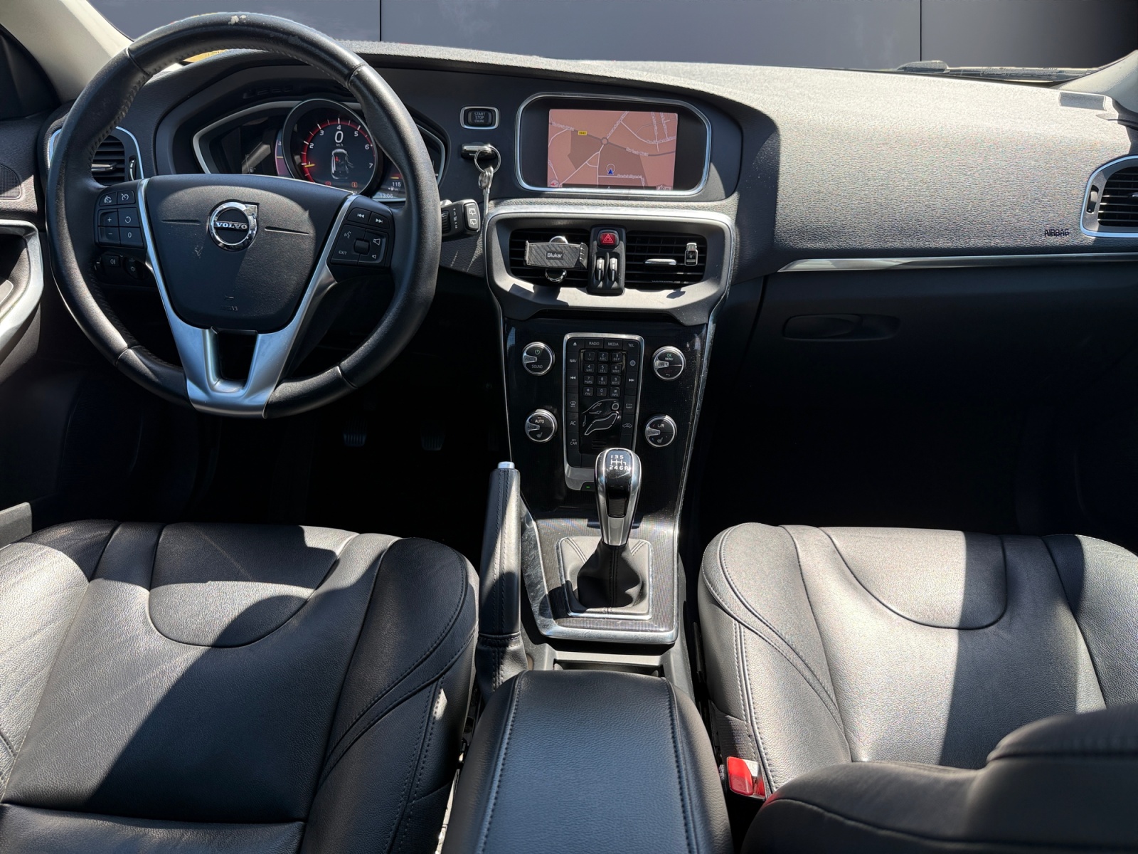 Volvo V40 14