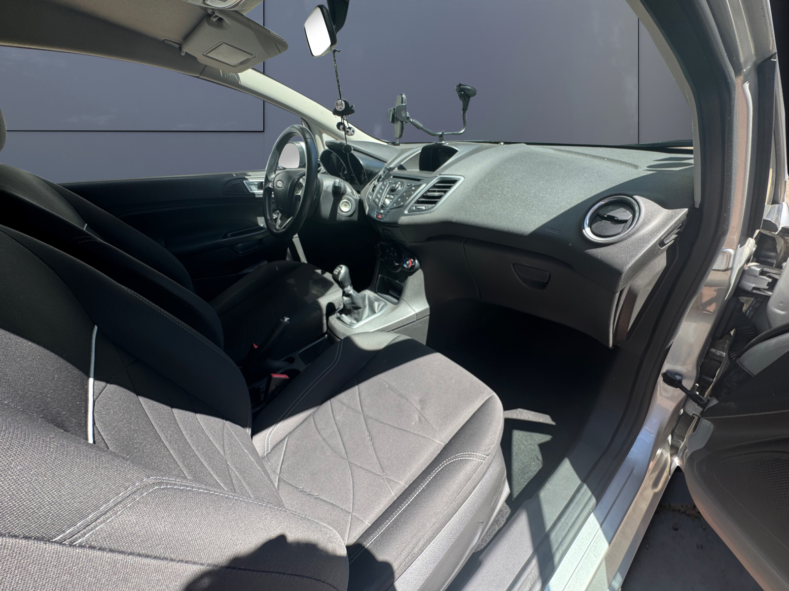 Ford Fiesta 12