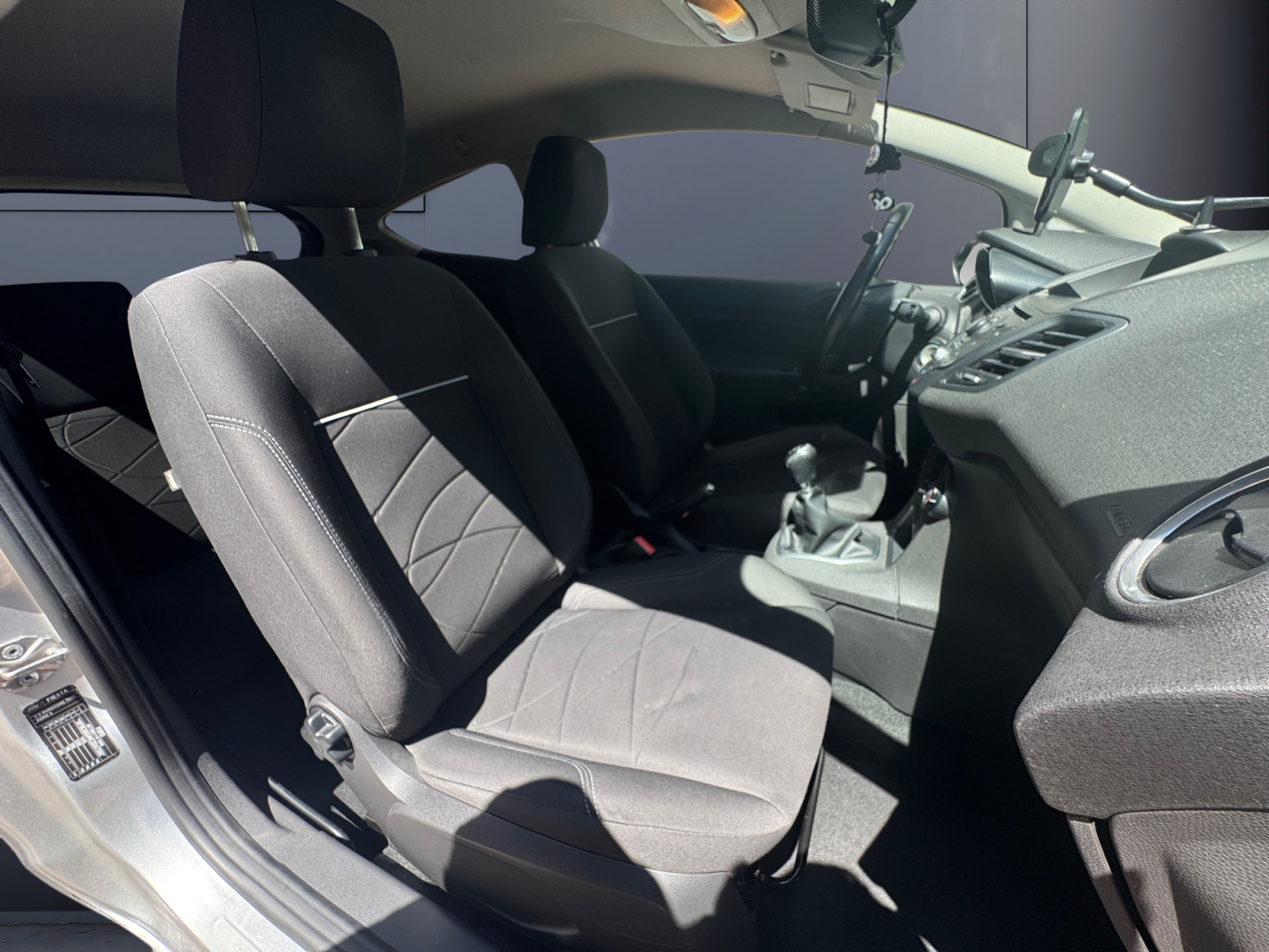 Ford Fiesta 13