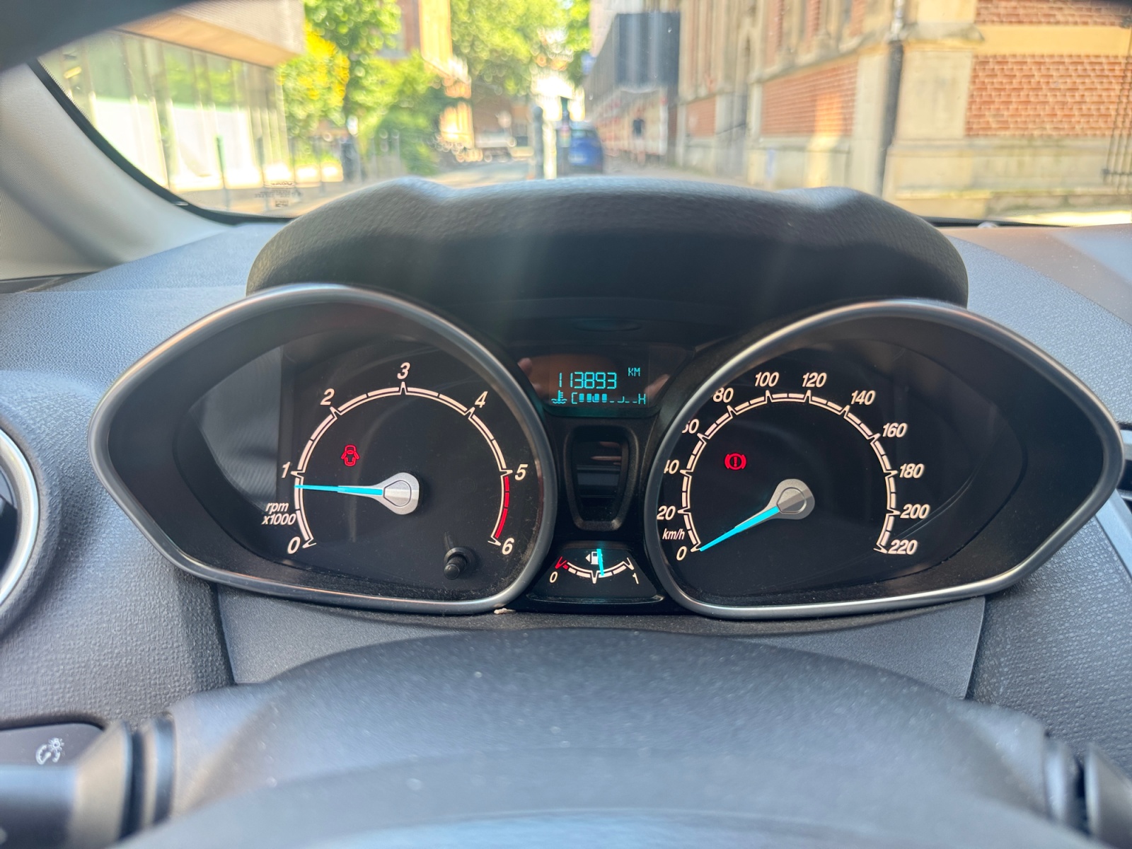 Ford Fiesta 16