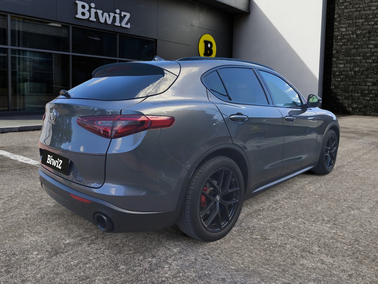 Alfa Romeo Stelvio 4