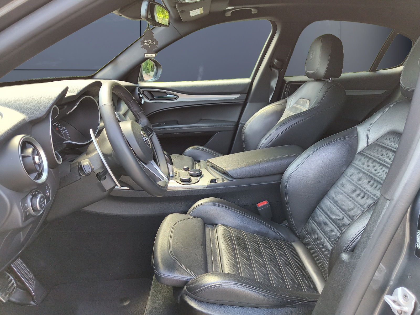 Alfa Romeo Stelvio 9