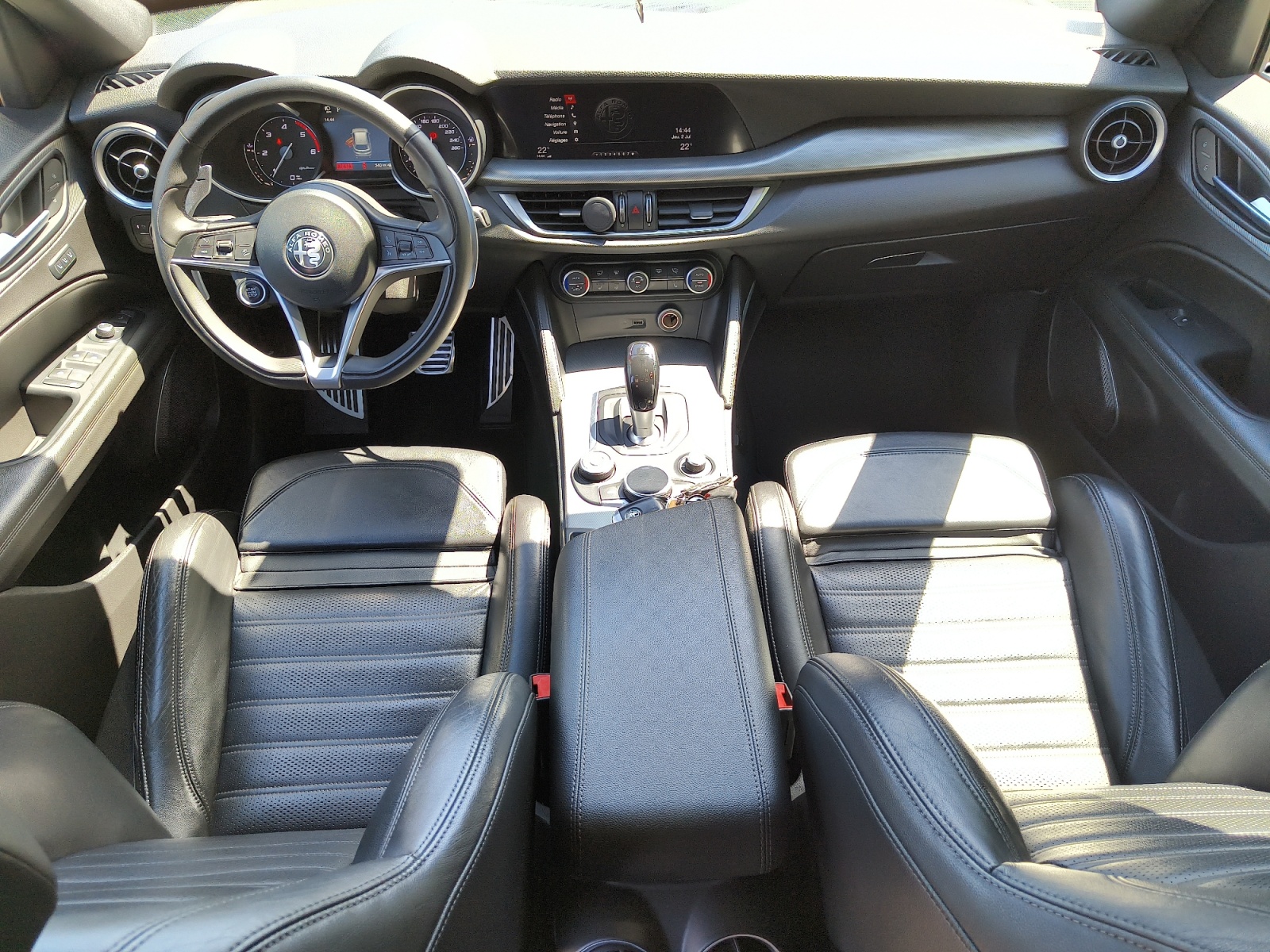 Alfa Romeo Stelvio 14