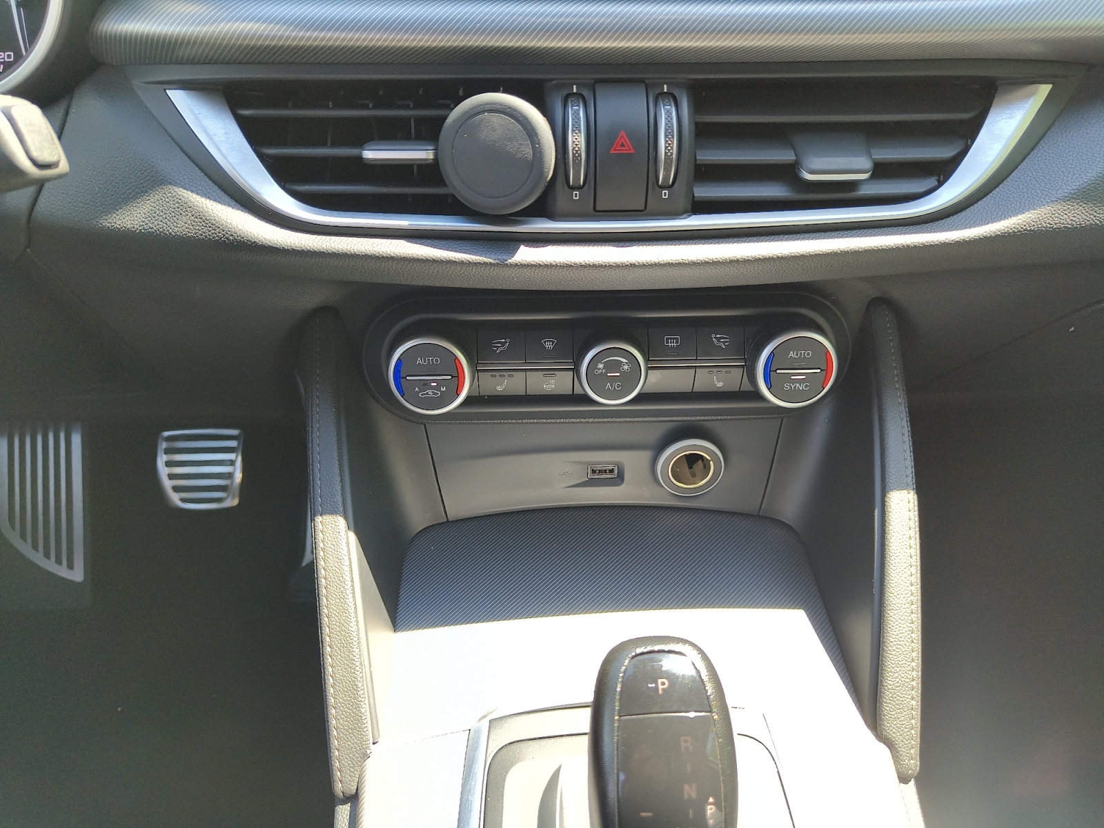 Alfa Romeo Stelvio 18