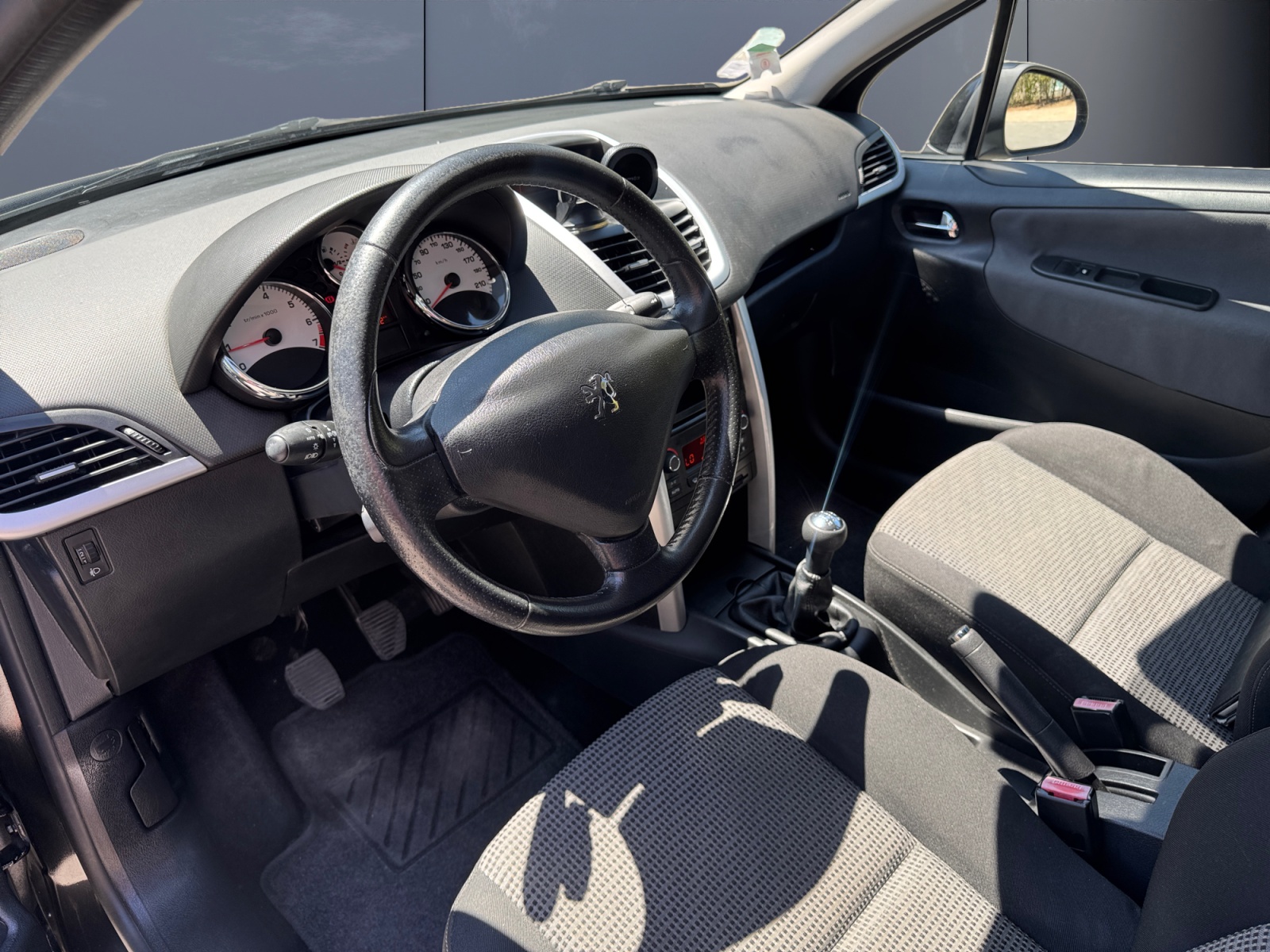Peugeot 207 8