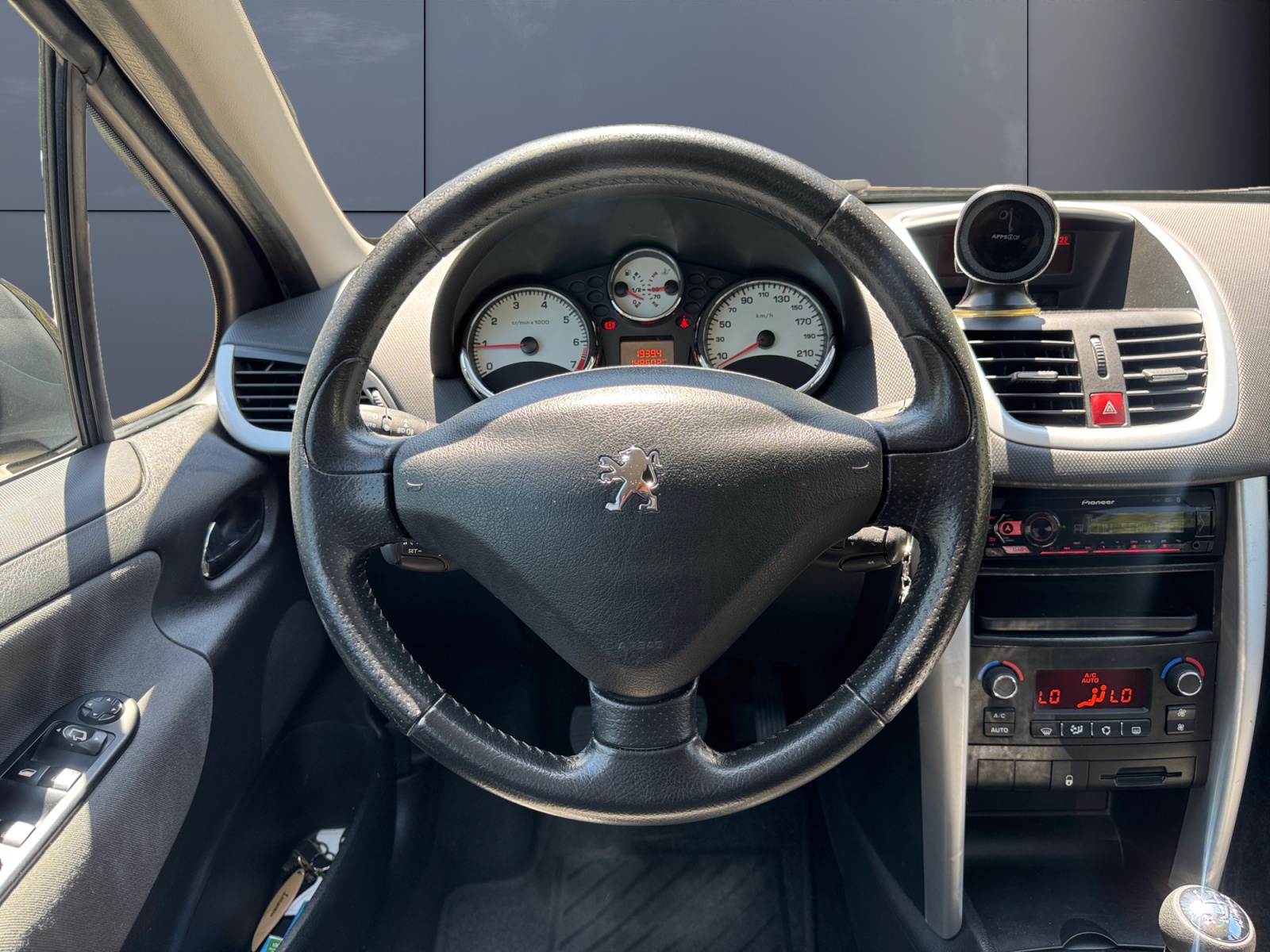 Peugeot 207 15