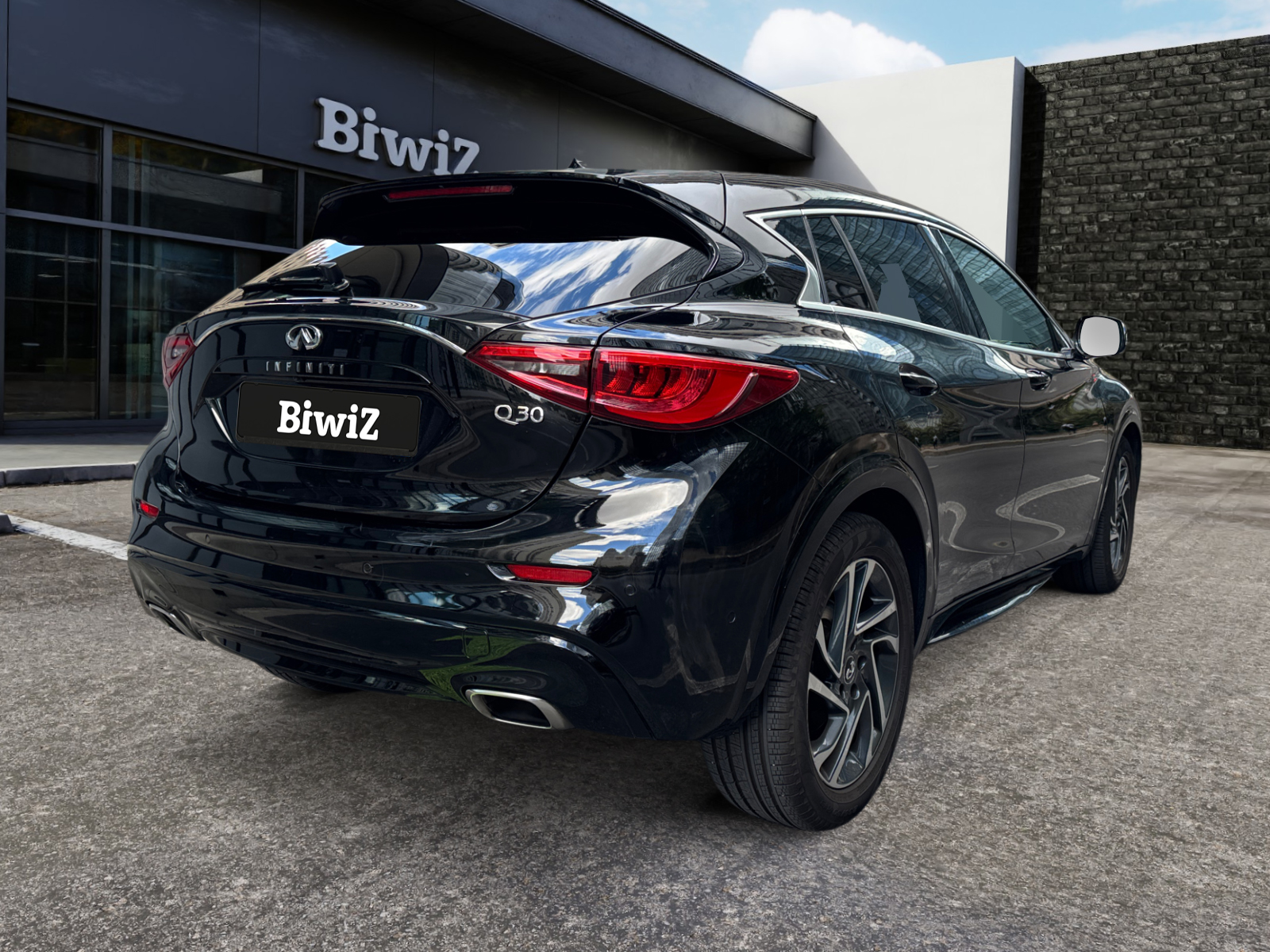 Infiniti Q30 4