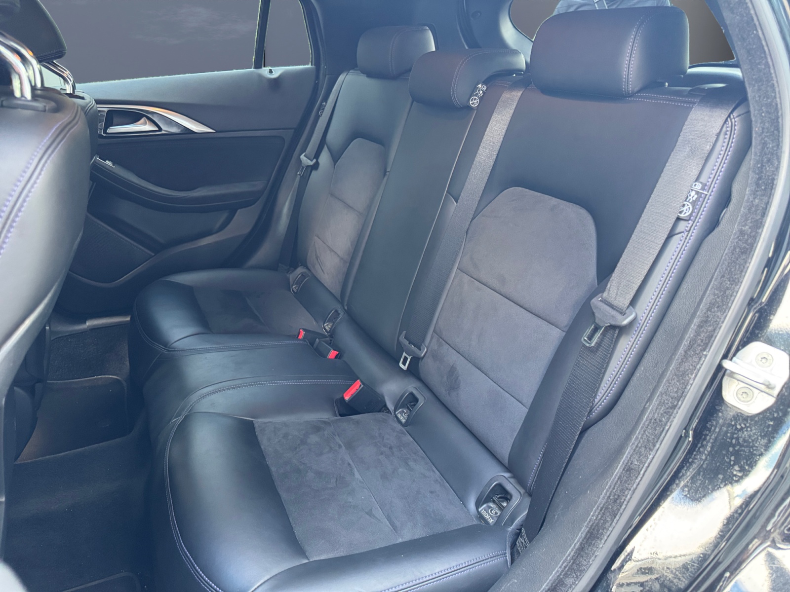 Infiniti Q30 10