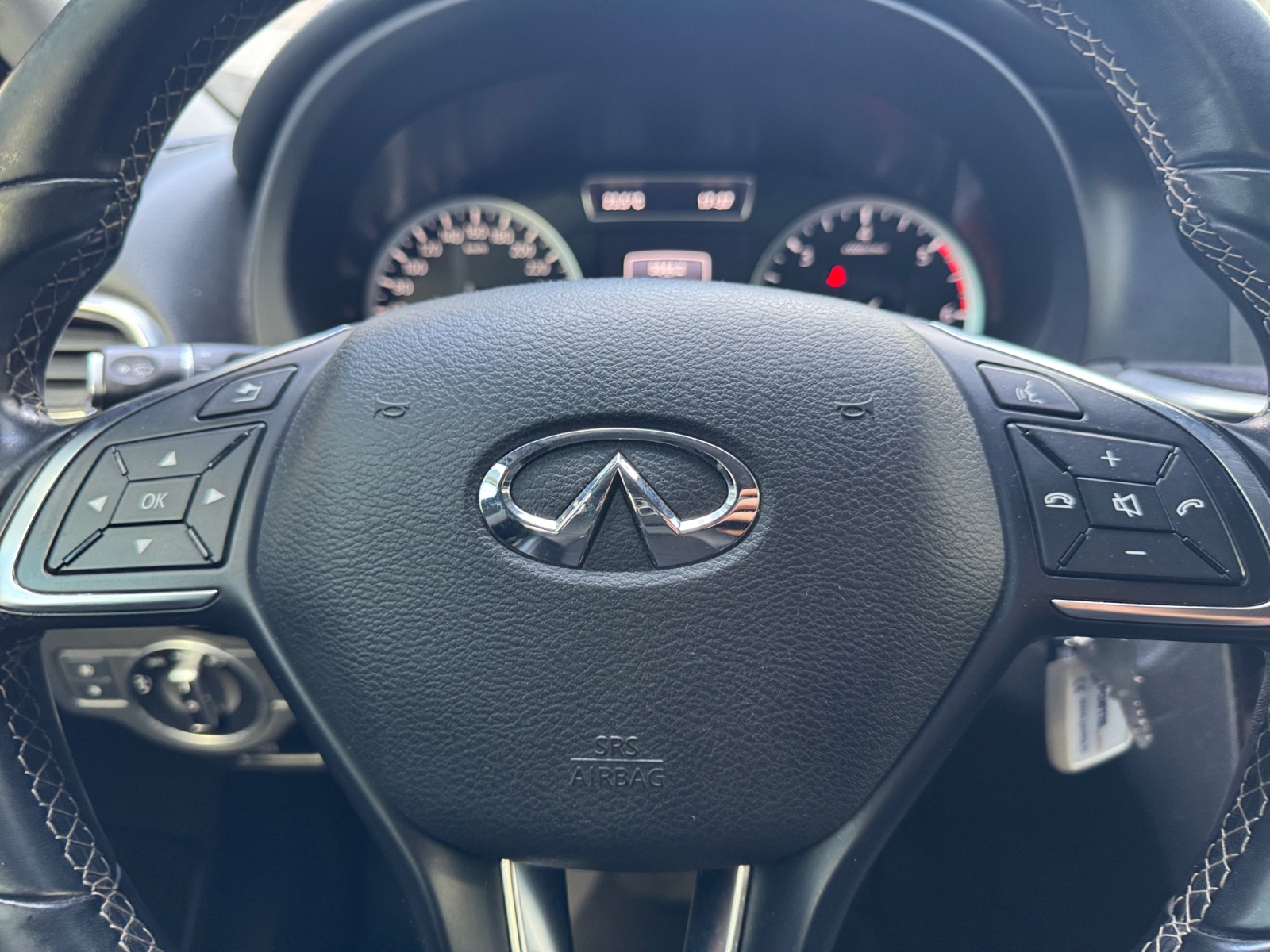 Infiniti Q30 18