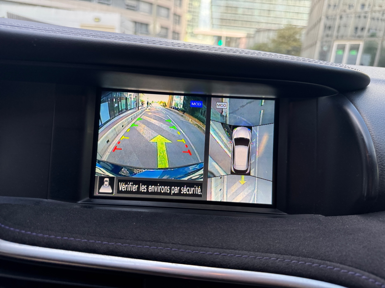 Infiniti Q30 20