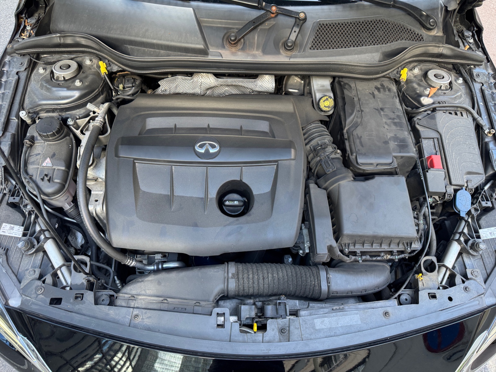 Infiniti Q30 25