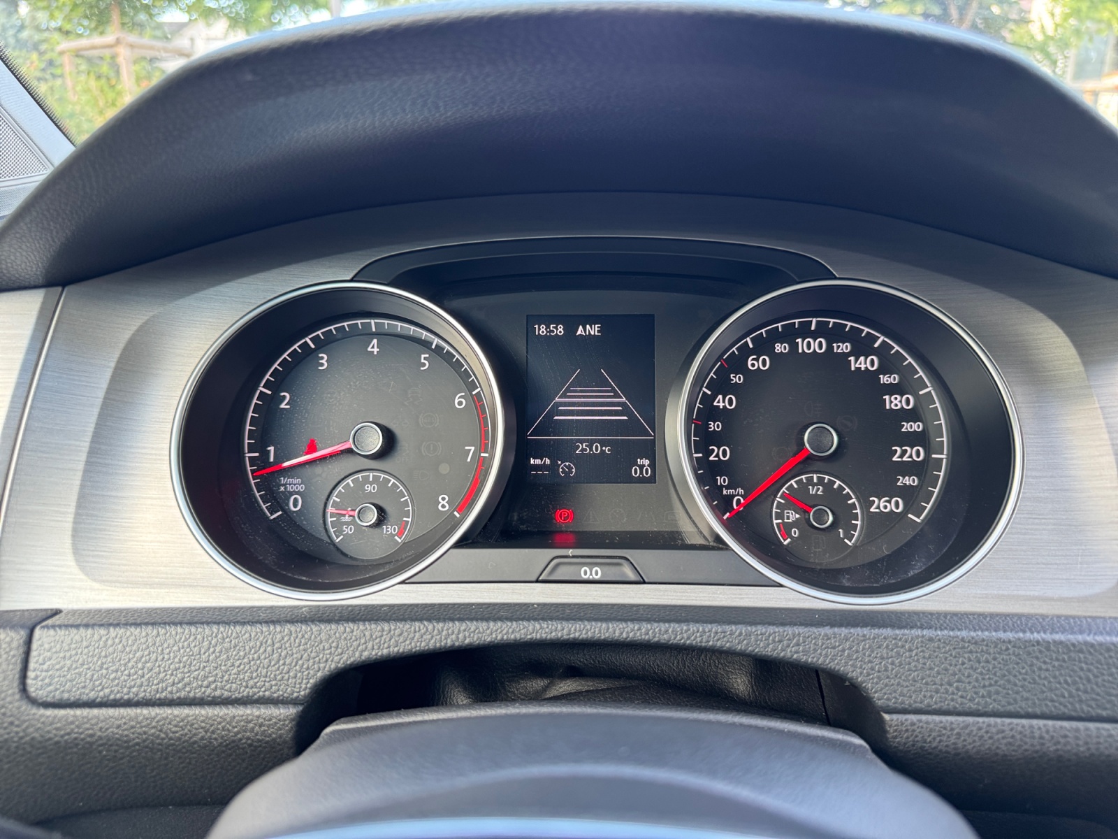 Volkswagen Golf 16