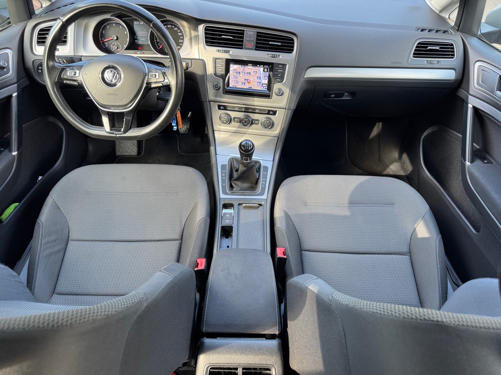 Volkswagen Golf 17