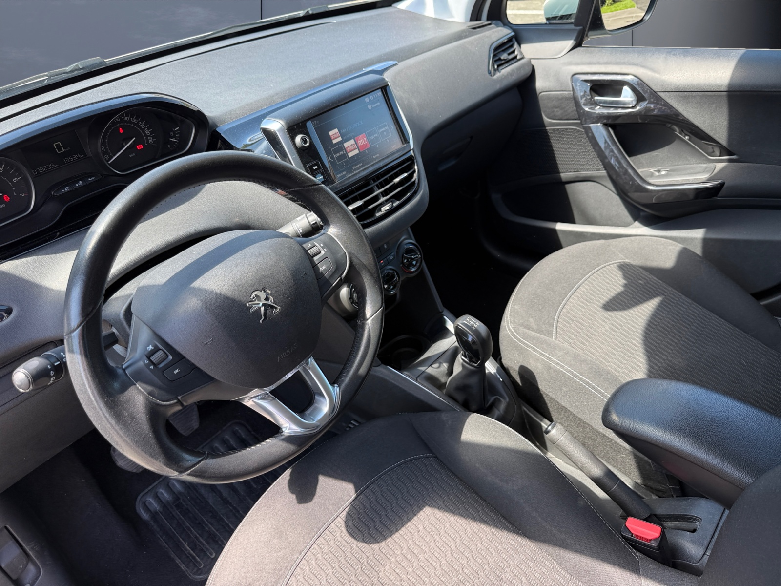 Peugeot 208 8