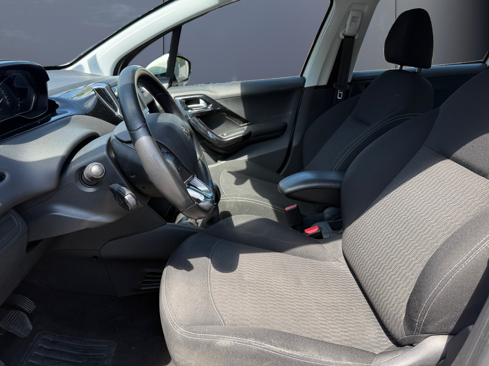Peugeot 208 9