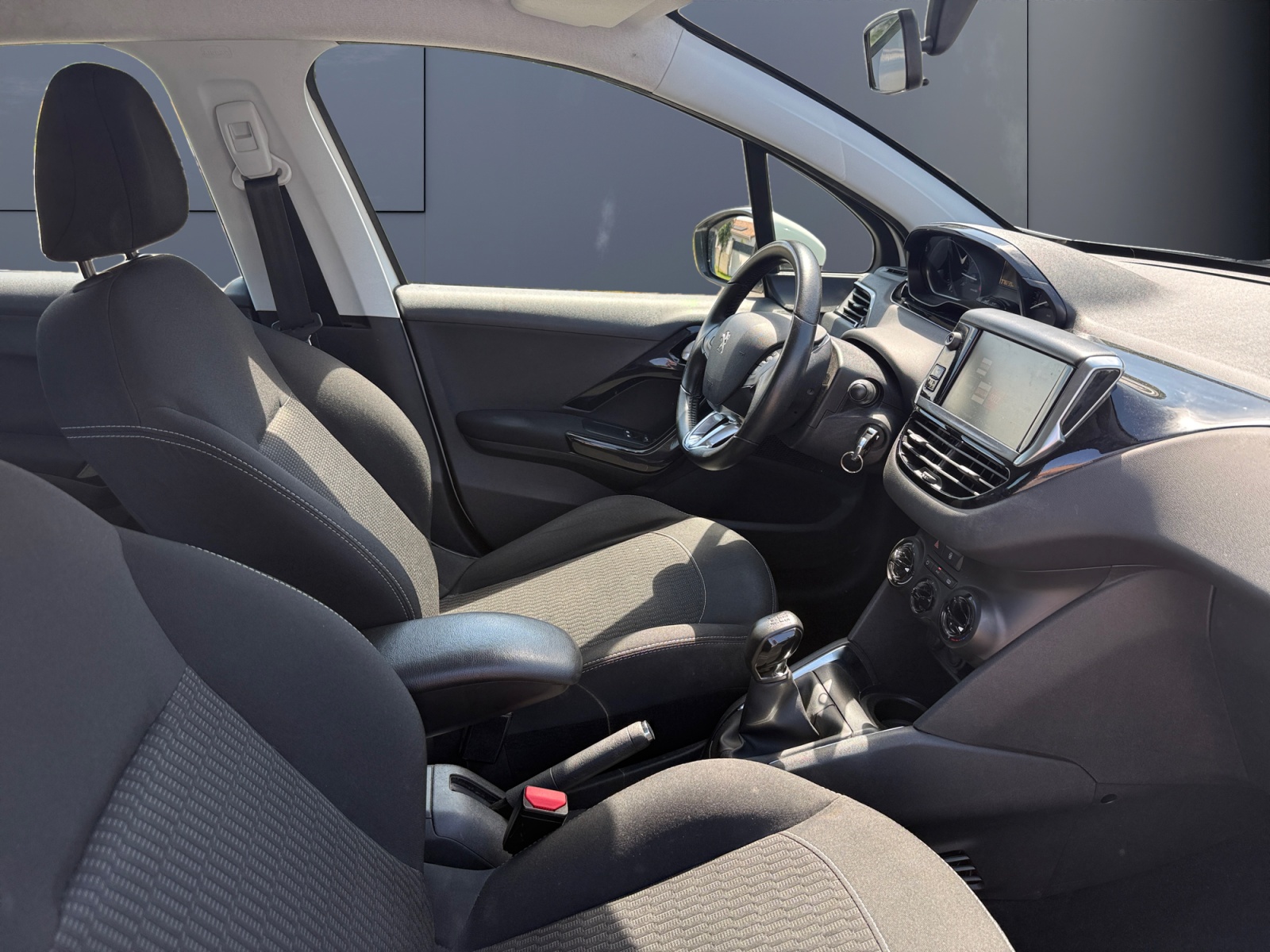 Peugeot 208 13