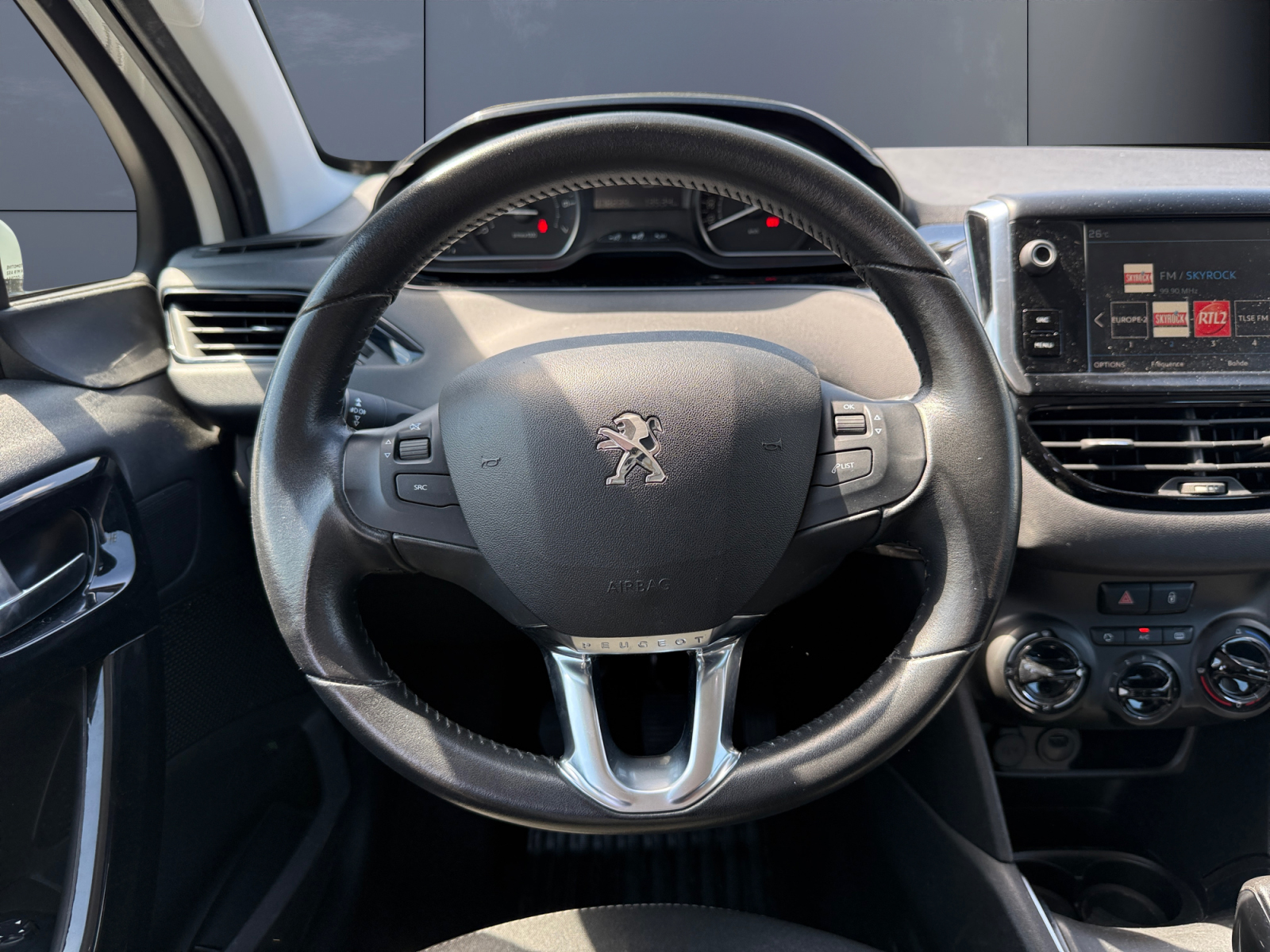 Peugeot 208 15