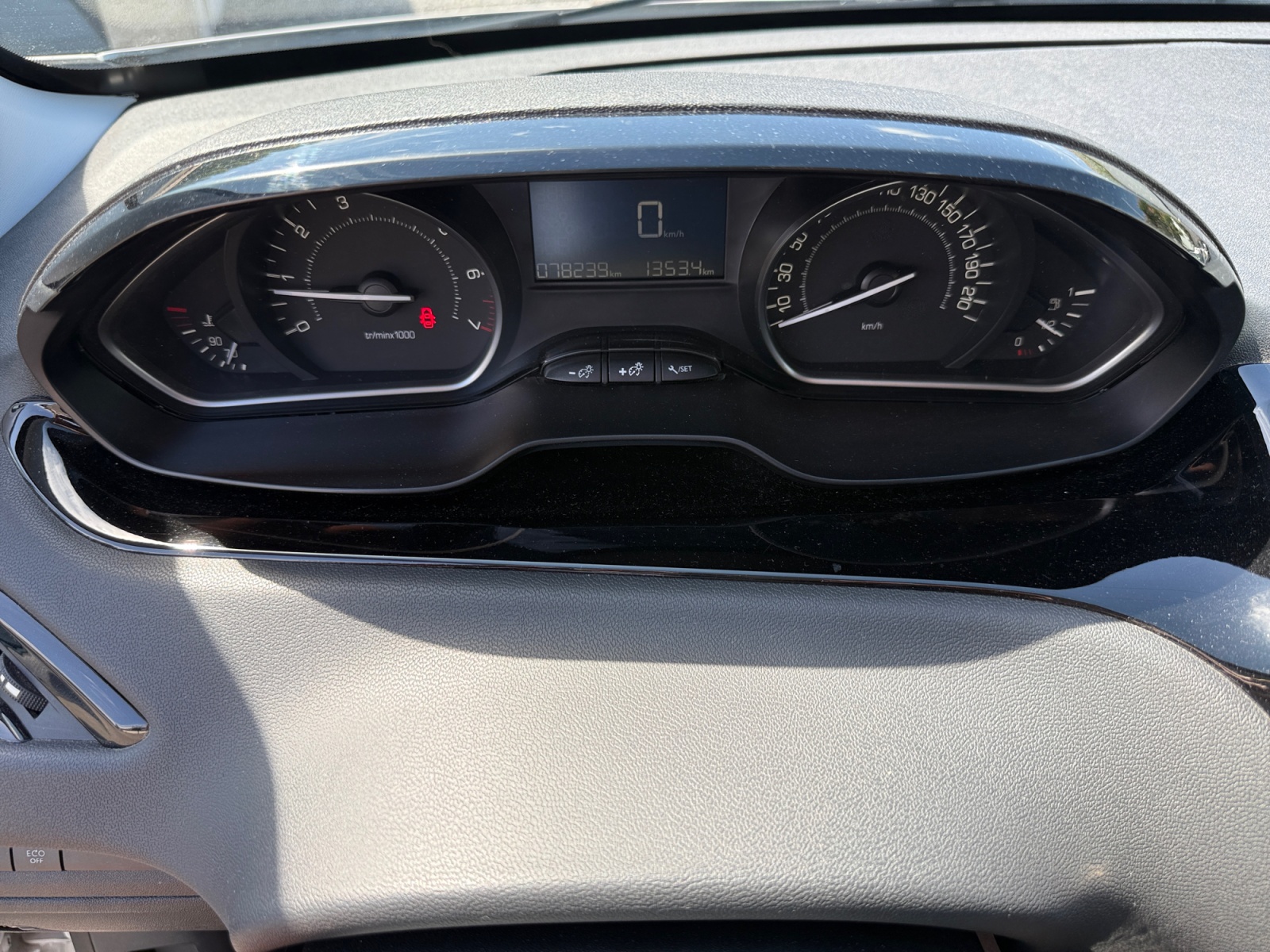 Peugeot 208 16