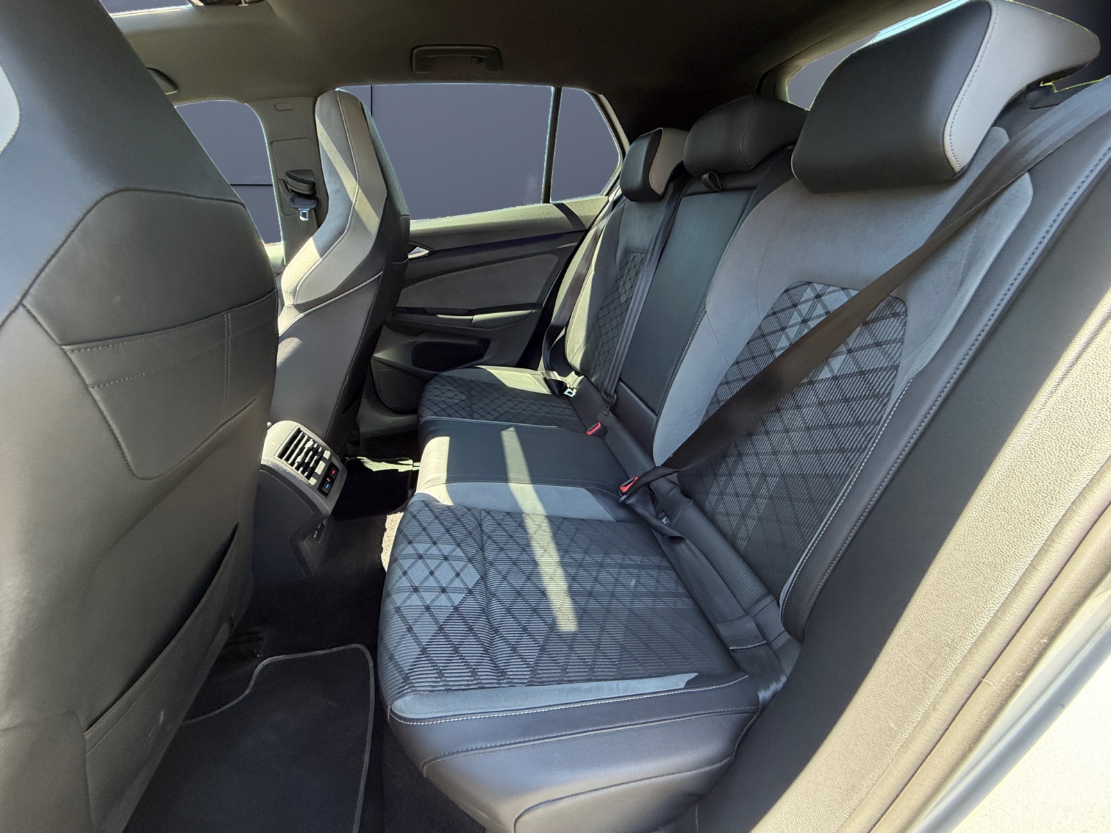 Volkswagen Golf 10