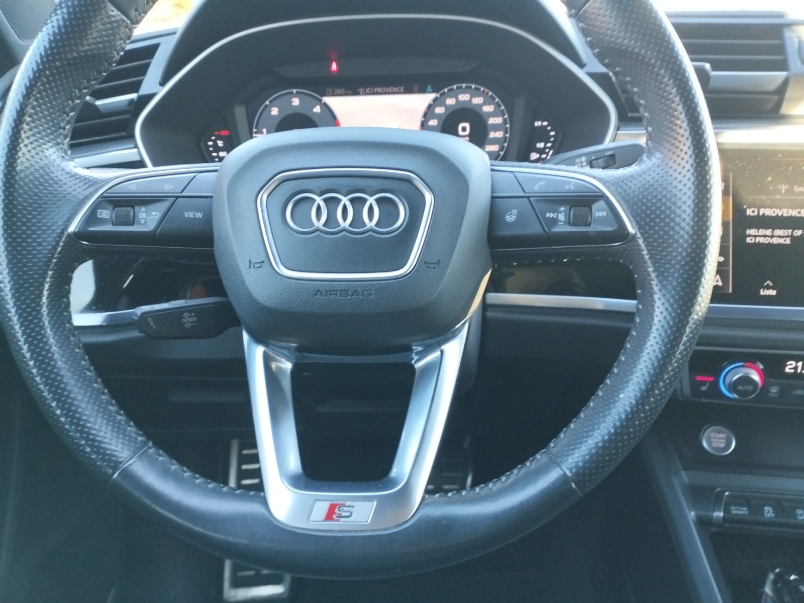 Audi Q3 27