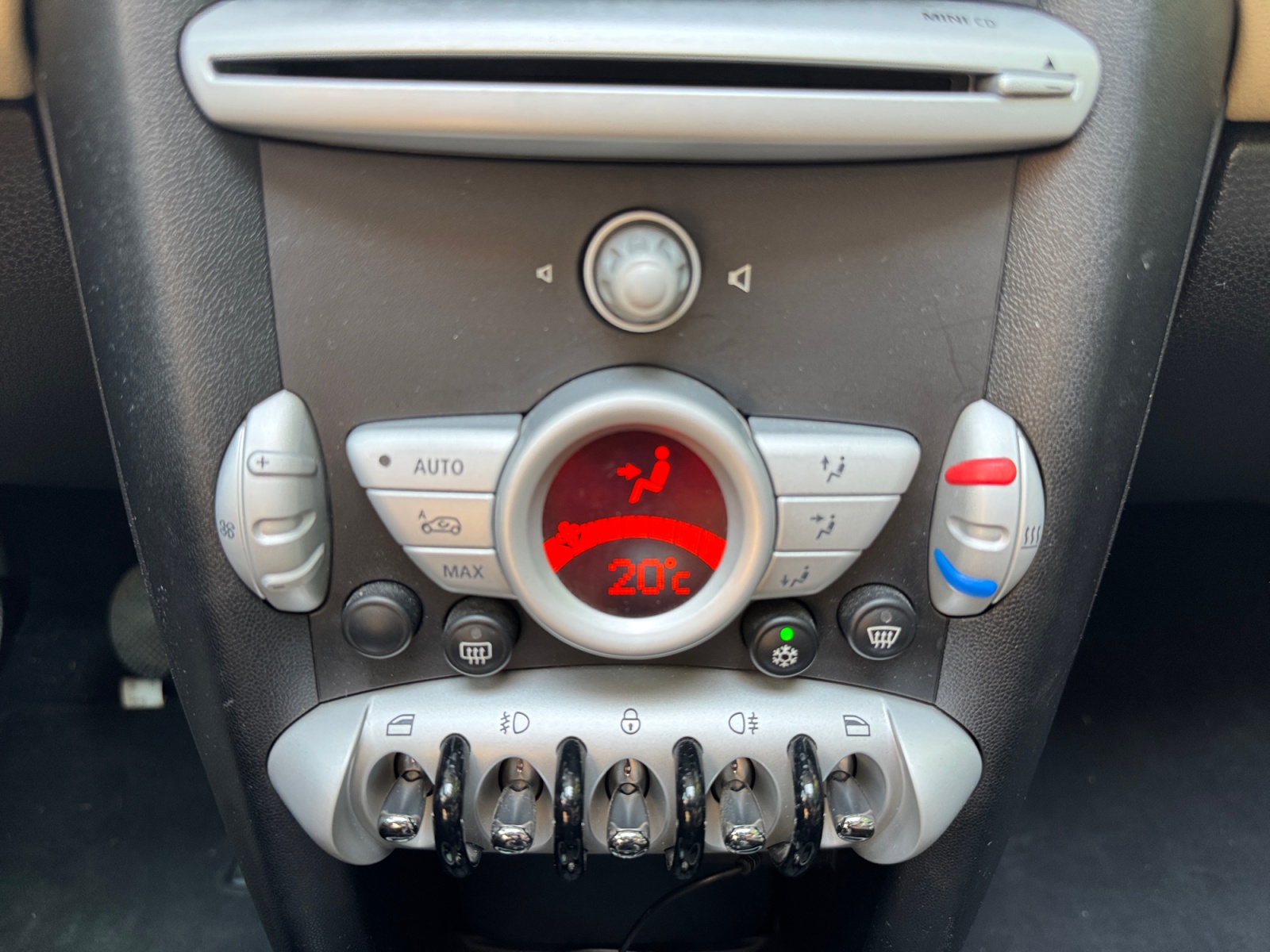 Mini Clubman 16