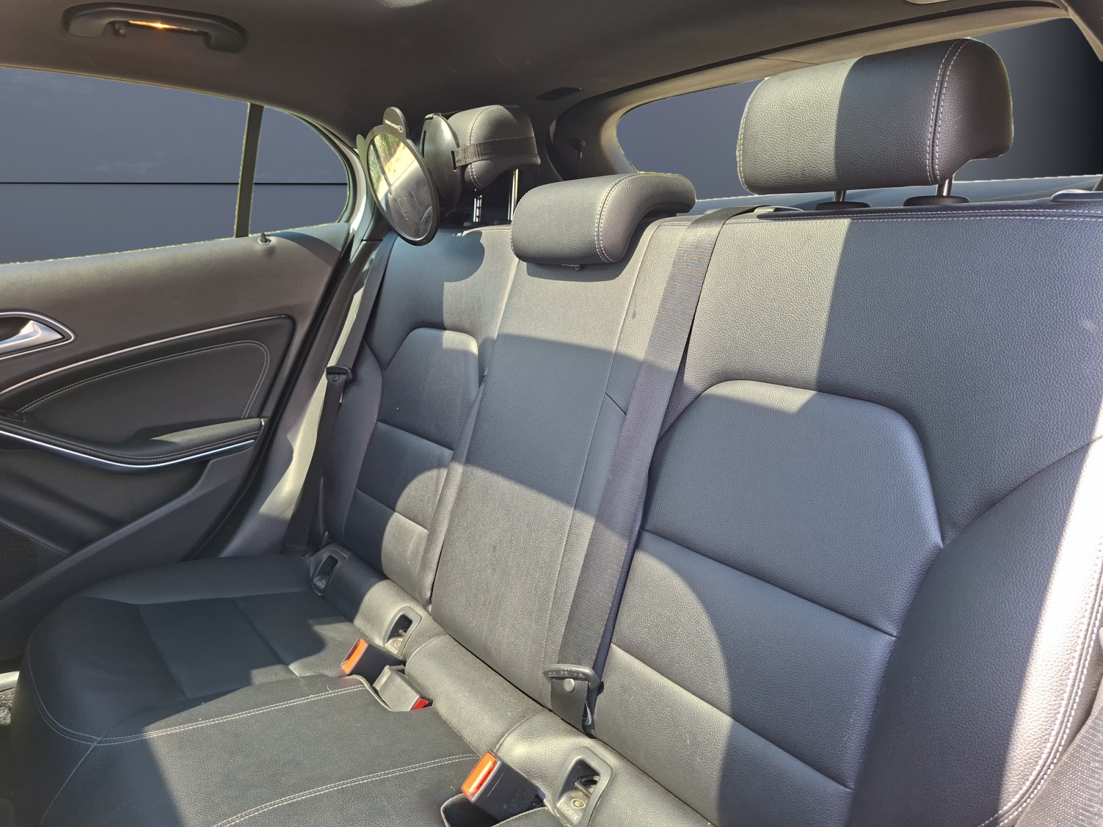 Mercedes-Benz Gla 10