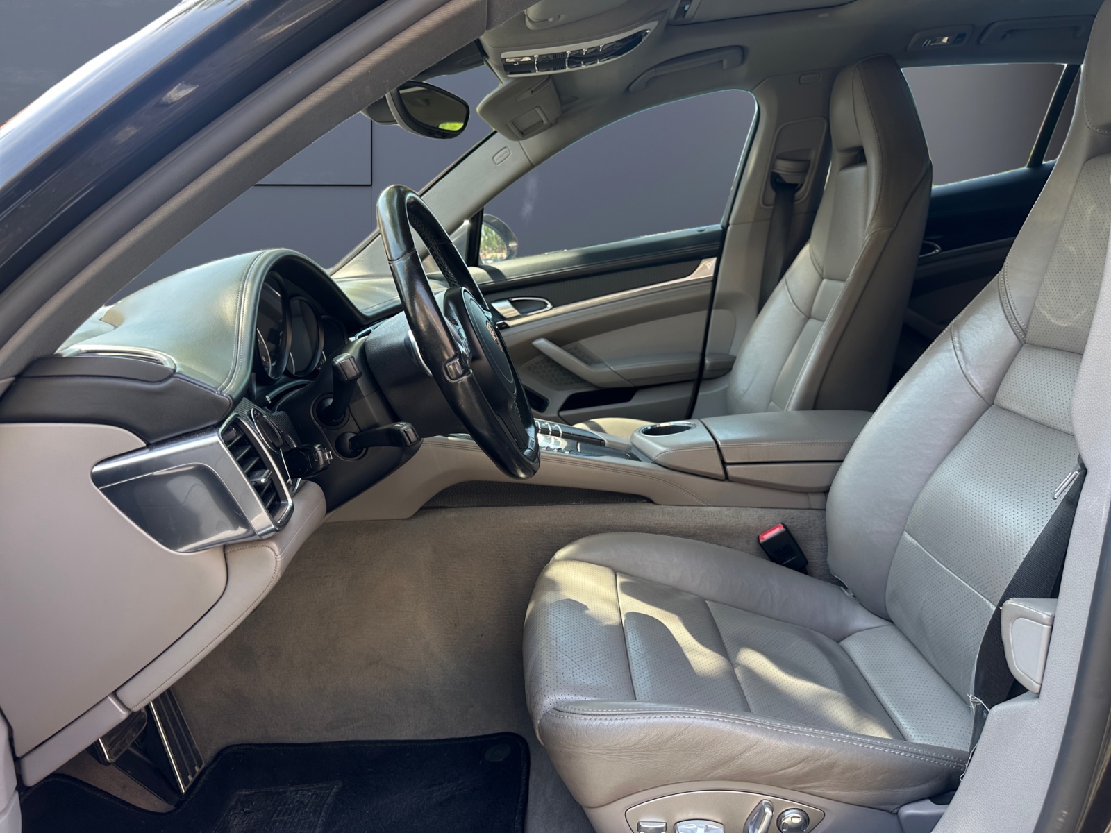 Porsche Panamera 9