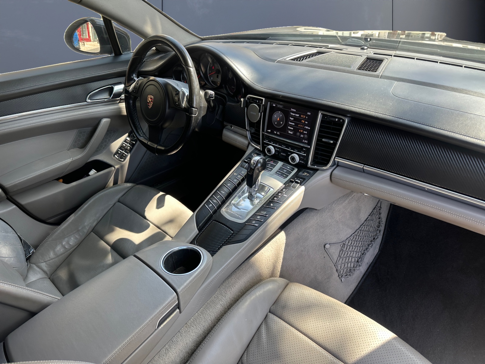 Porsche Panamera 12